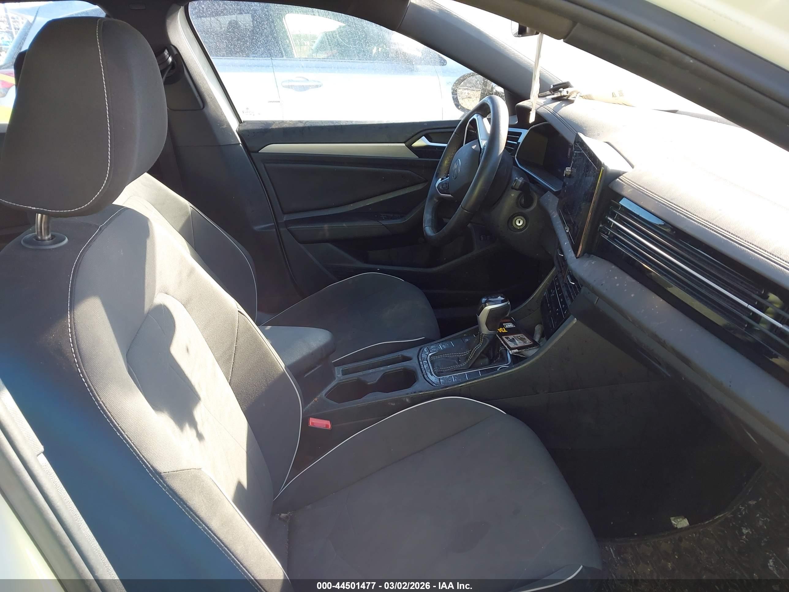 VOLKSWAGEN JETTA image 5