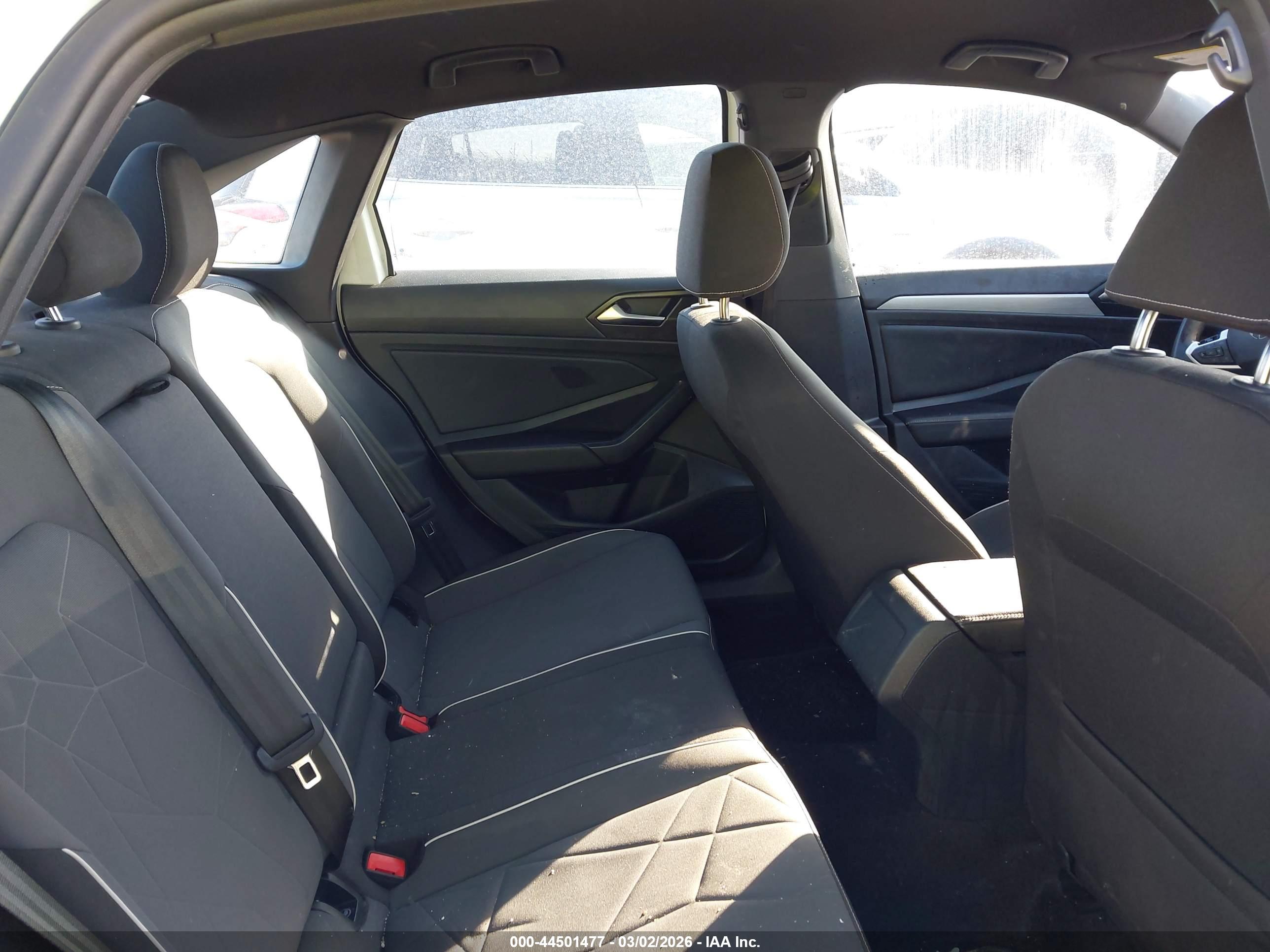 VOLKSWAGEN JETTA image 8