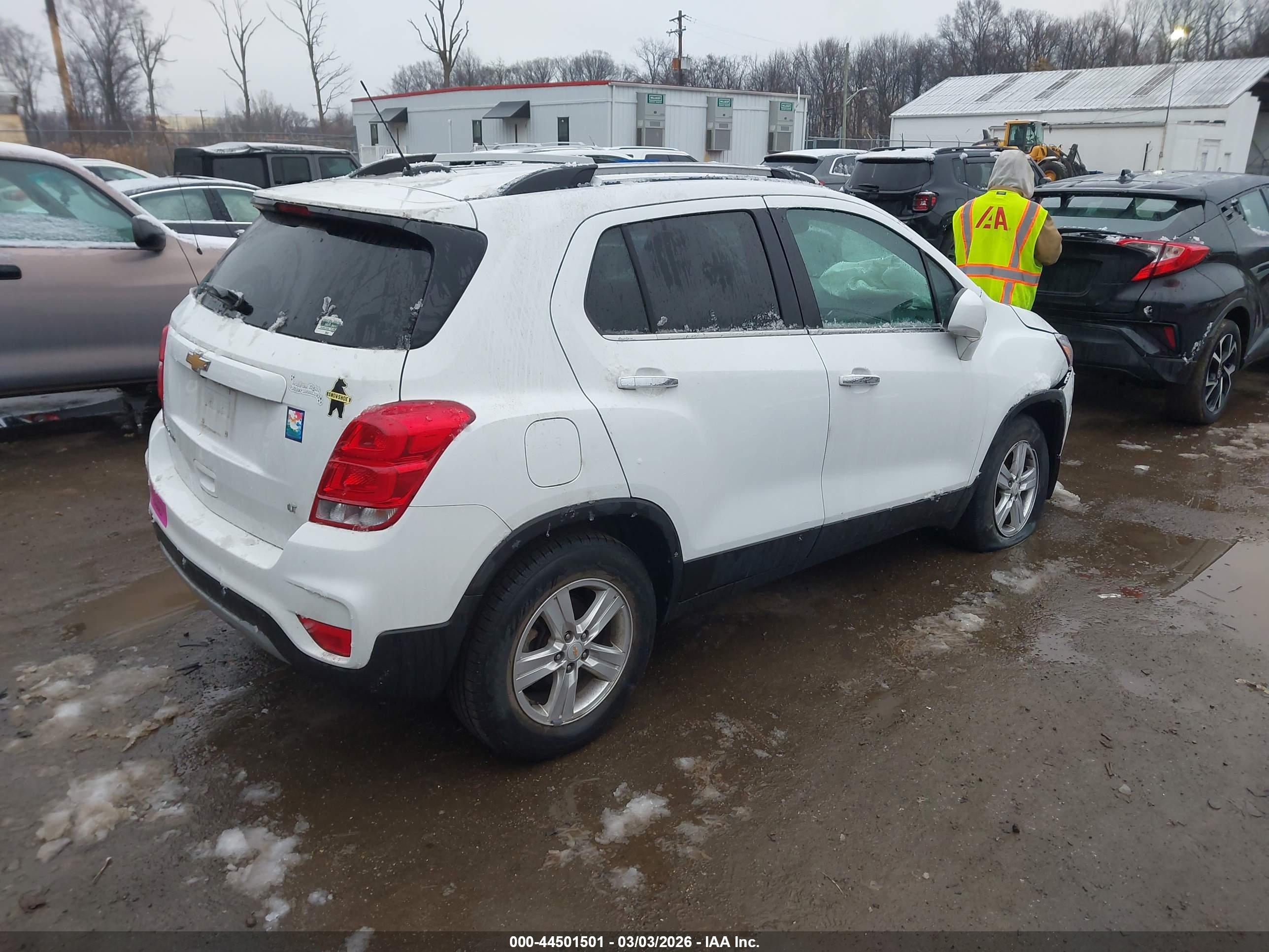 CHEVROLET TRAX image 4