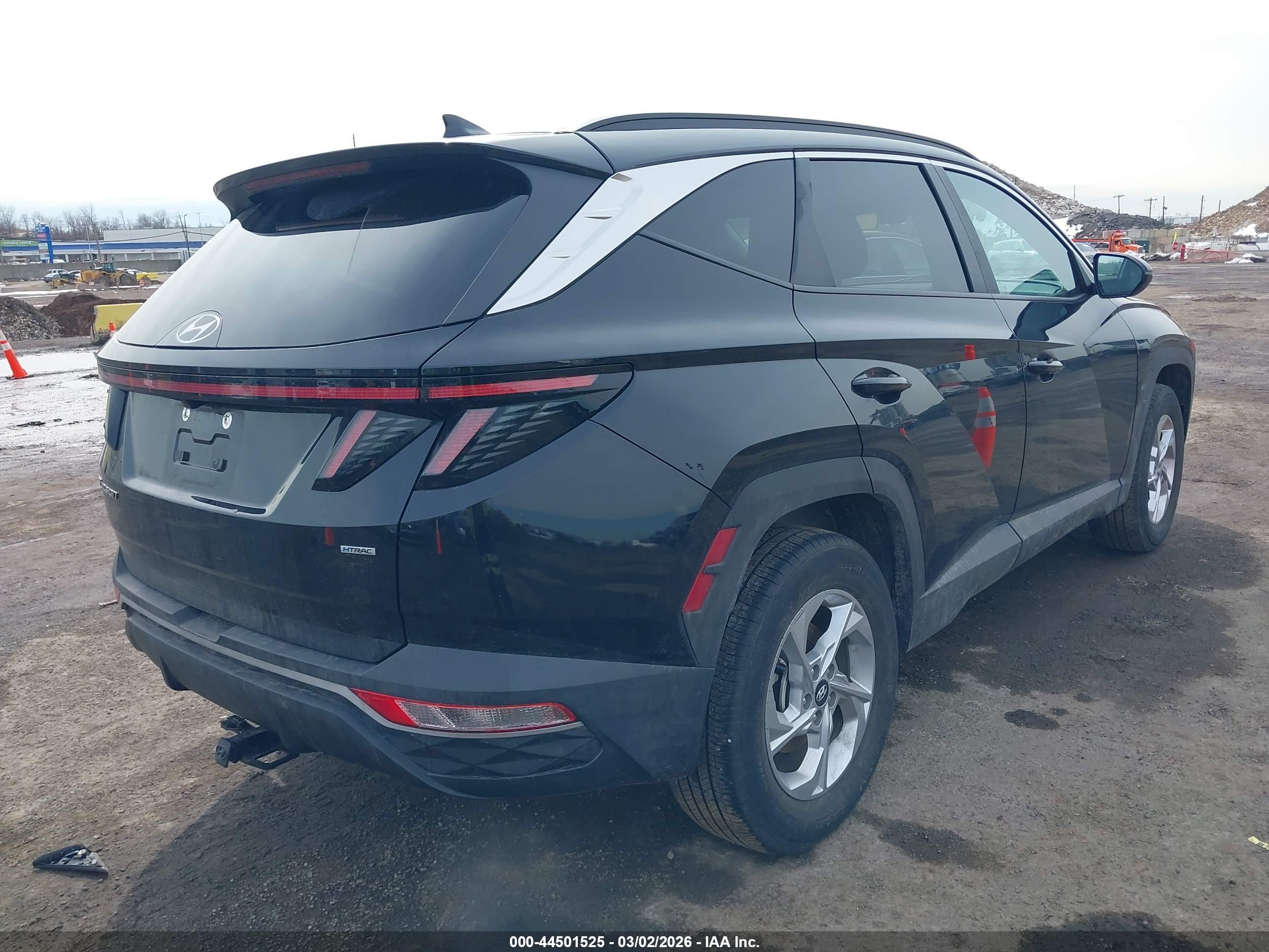 HYUNDAI TUCSON image 4