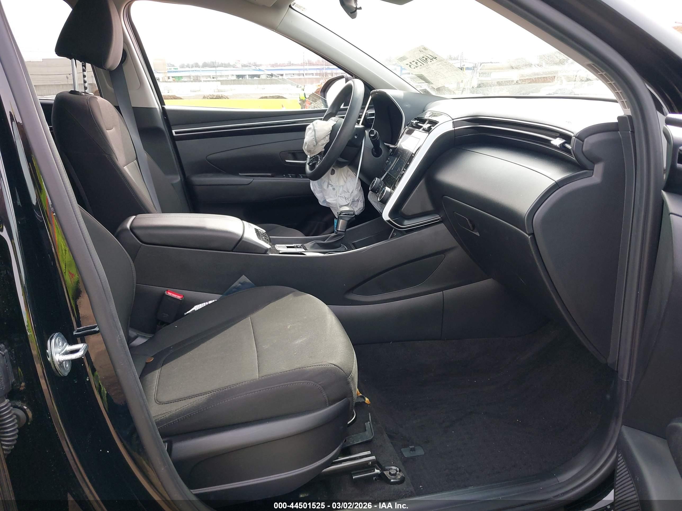HYUNDAI TUCSON image 5