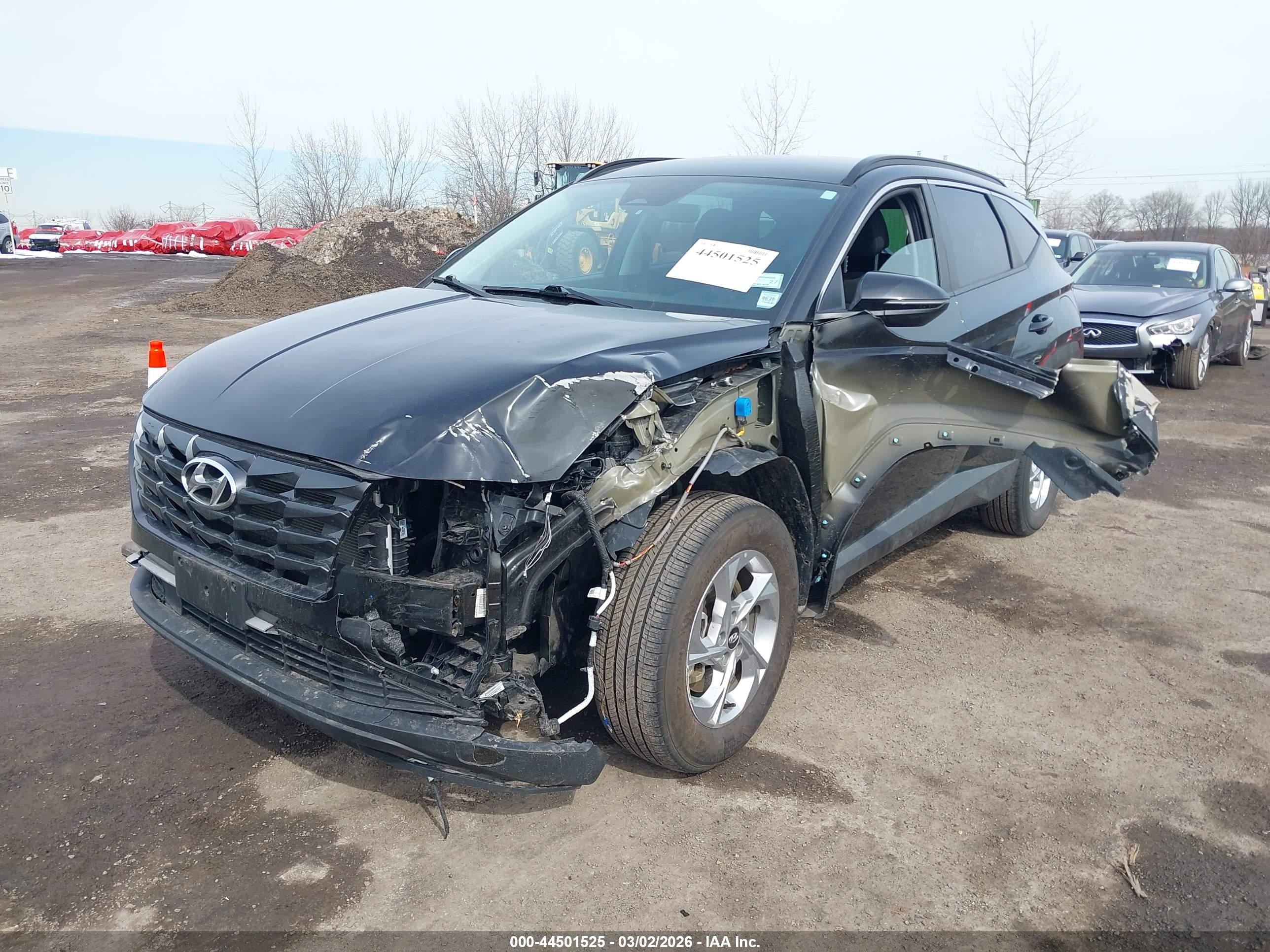 HYUNDAI TUCSON image 6