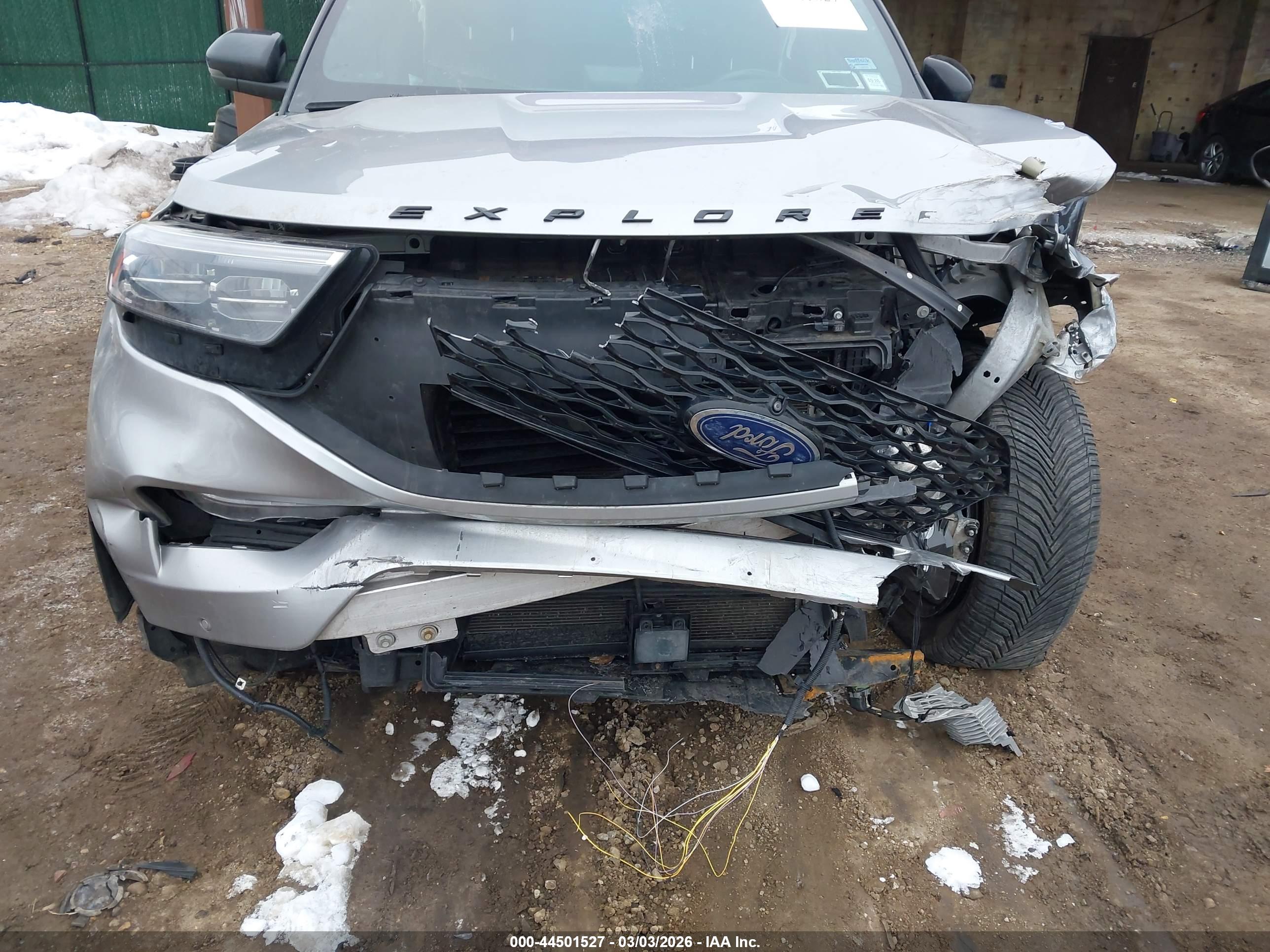 FORD EXPLORER image 6