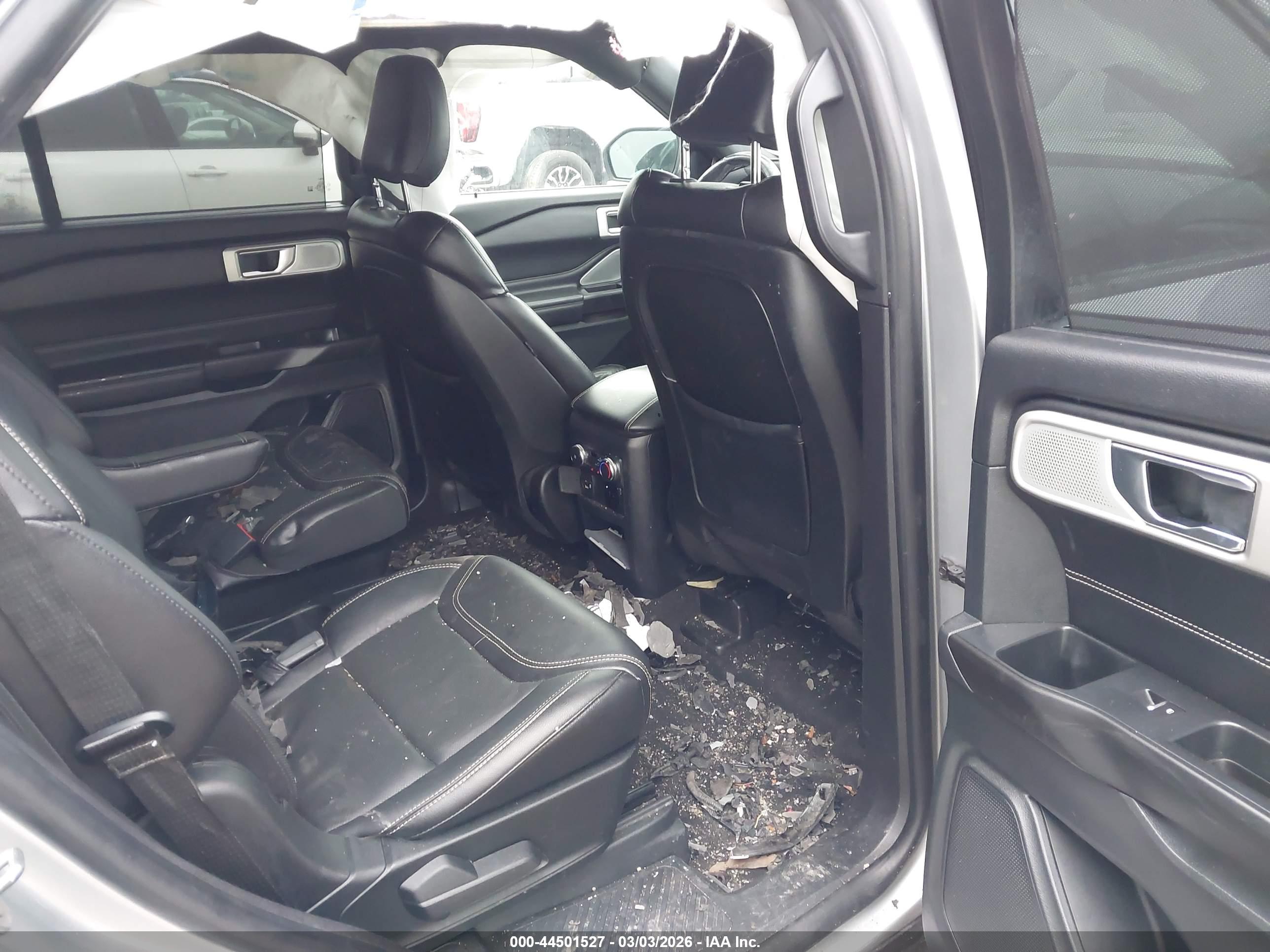 FORD EXPLORER image 8