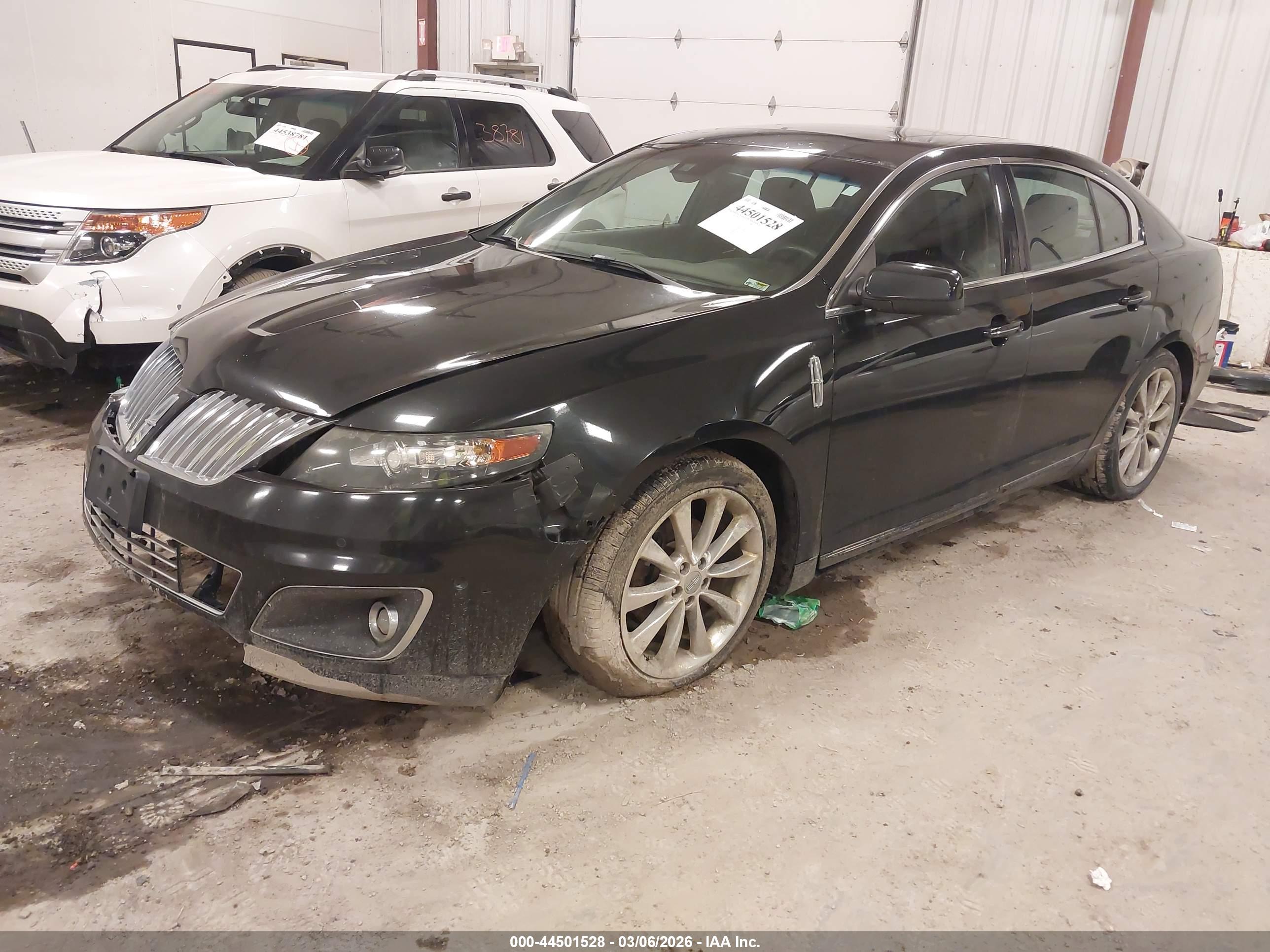 LINCOLN MKS image 2