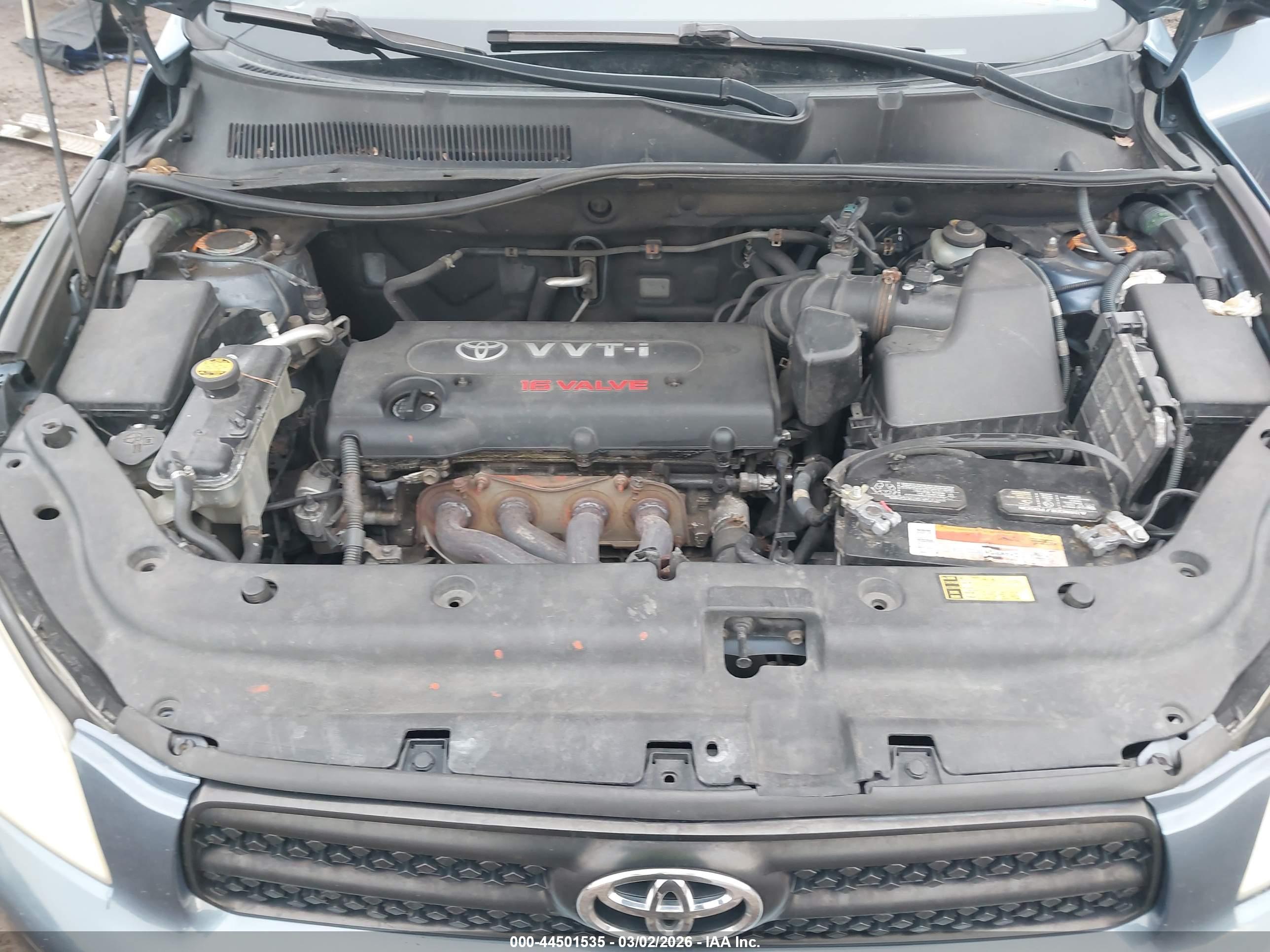 TOYOTA RAV4 image 10