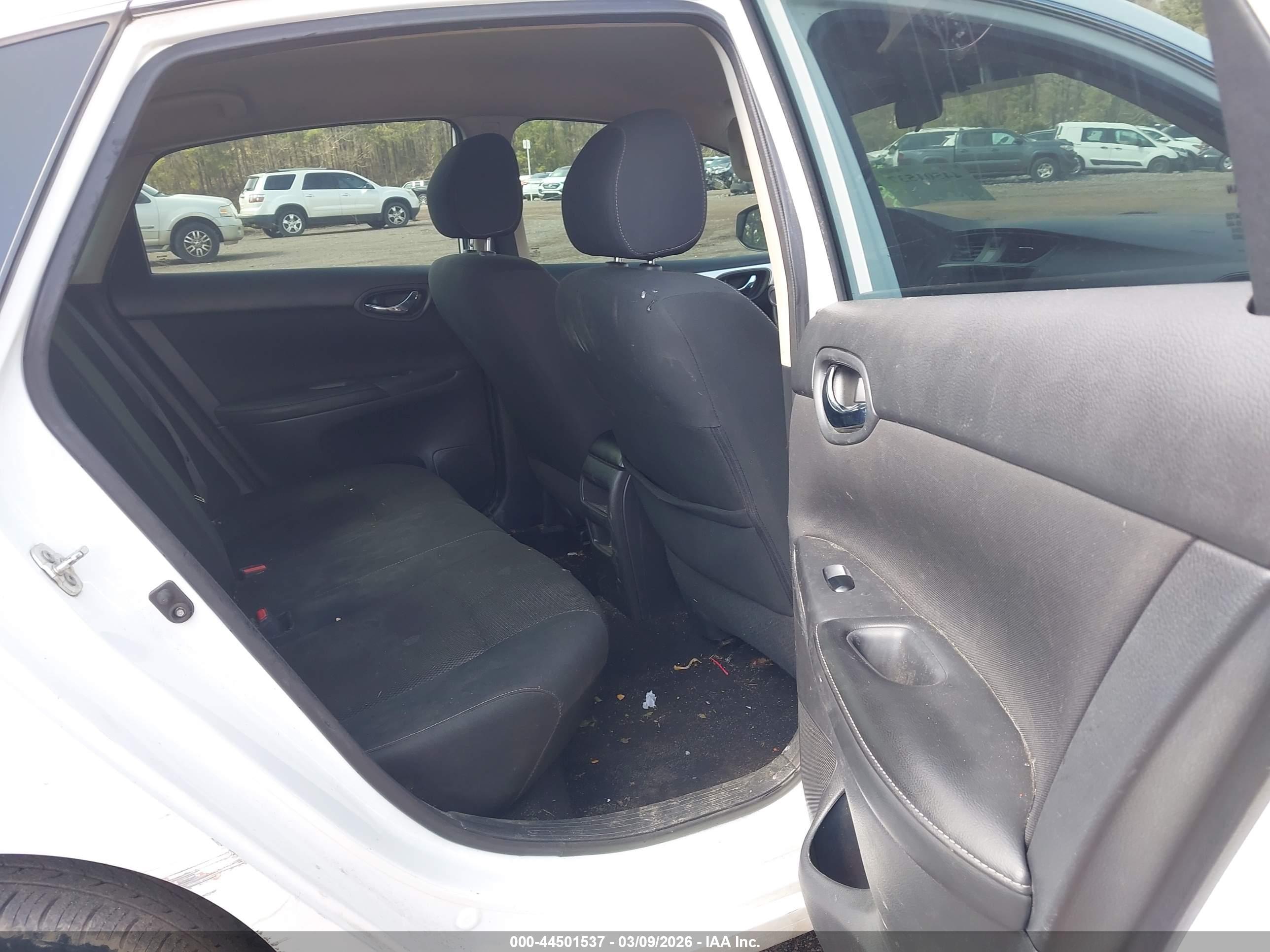 NISSAN SENTRA image 8