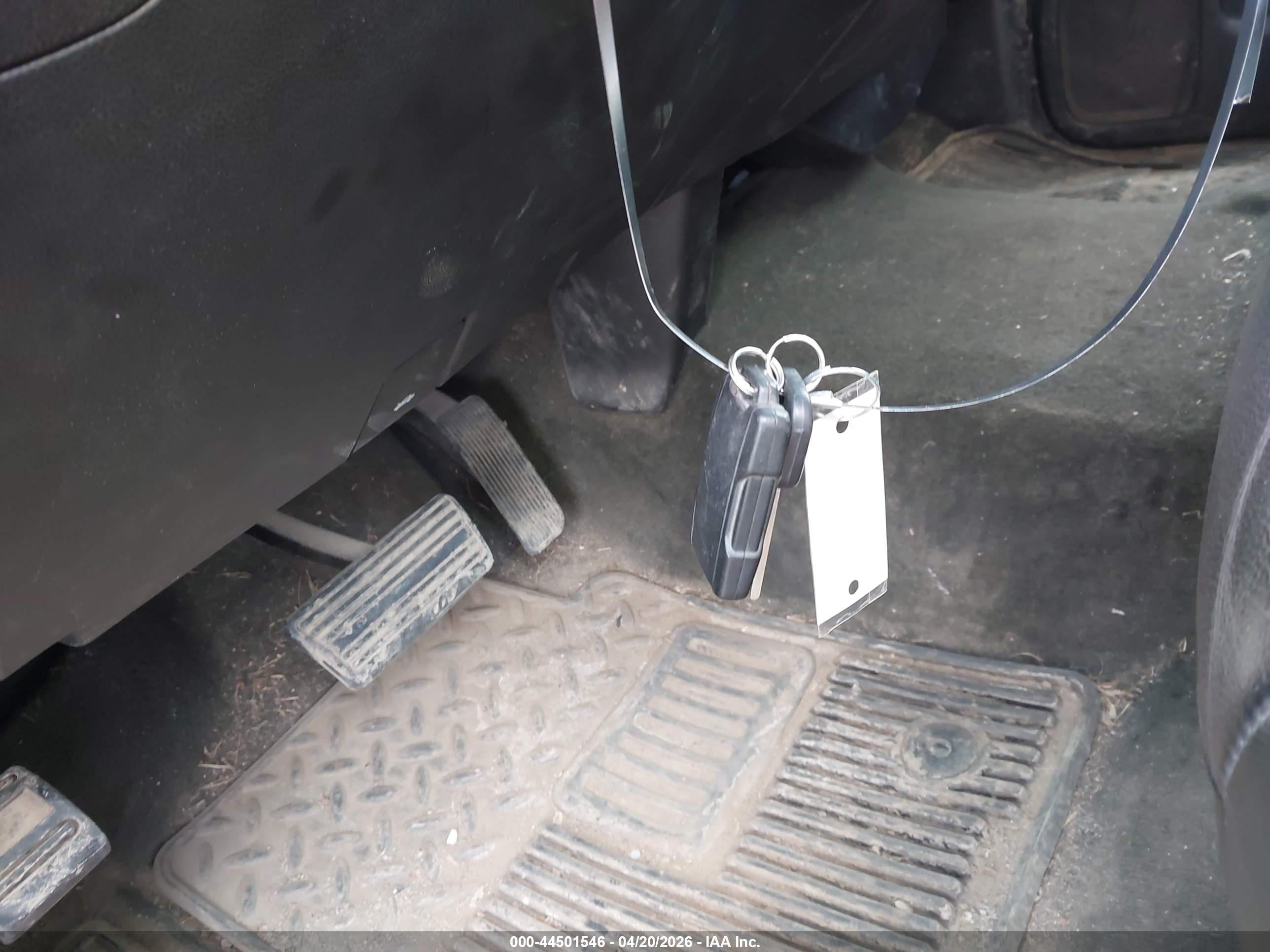 CHEVROLET SILVERADO image 11