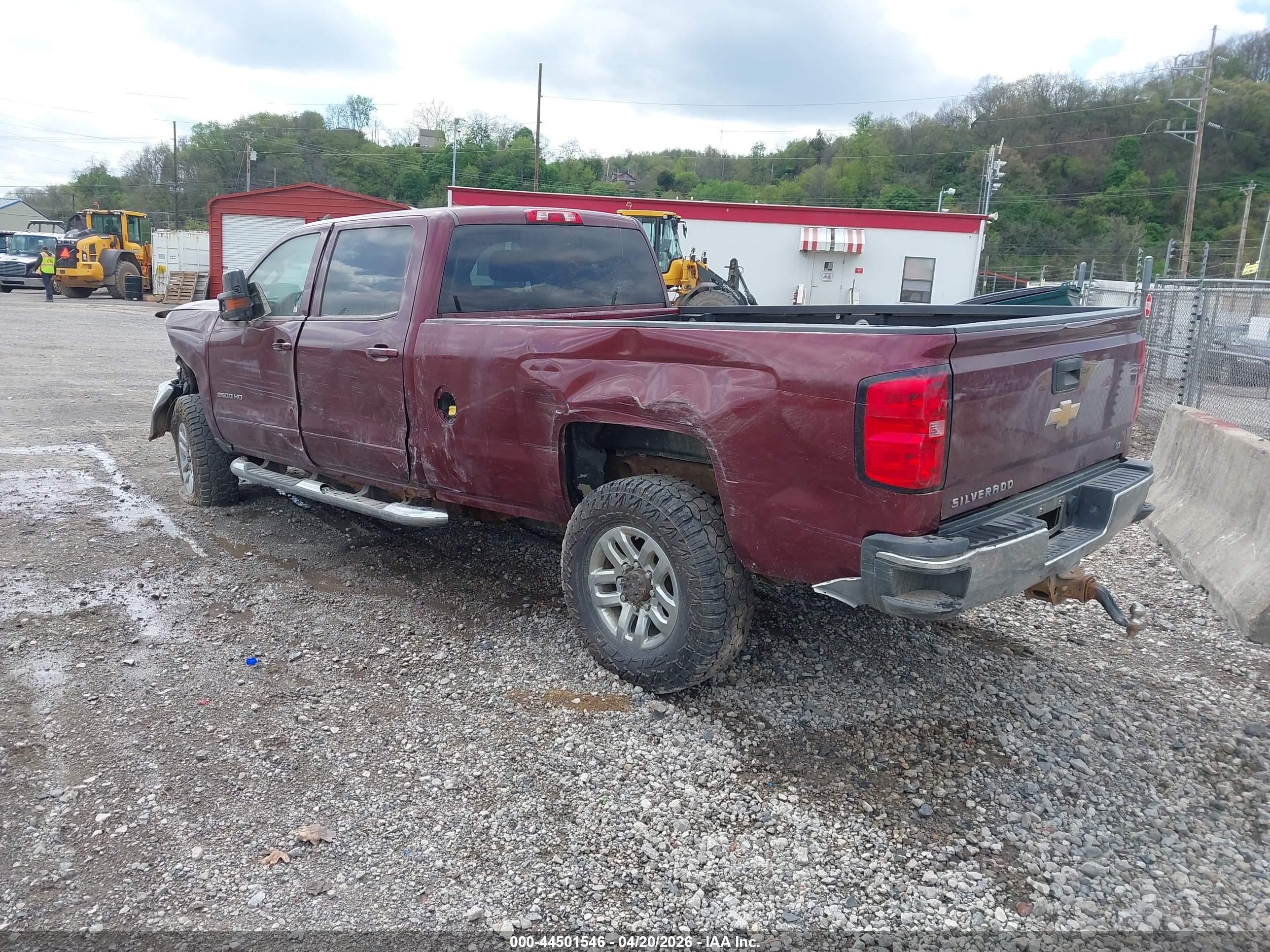 CHEVROLET SILVERADO image 3
