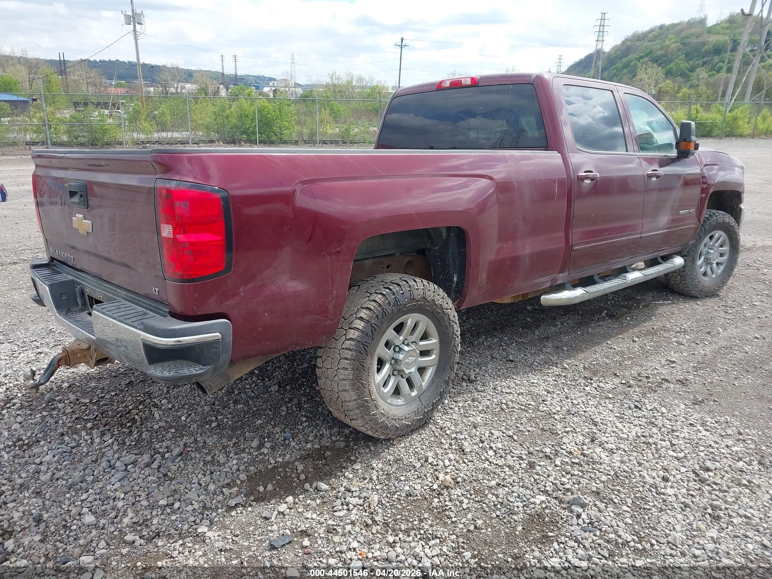 CHEVROLET SILVERADO image 4