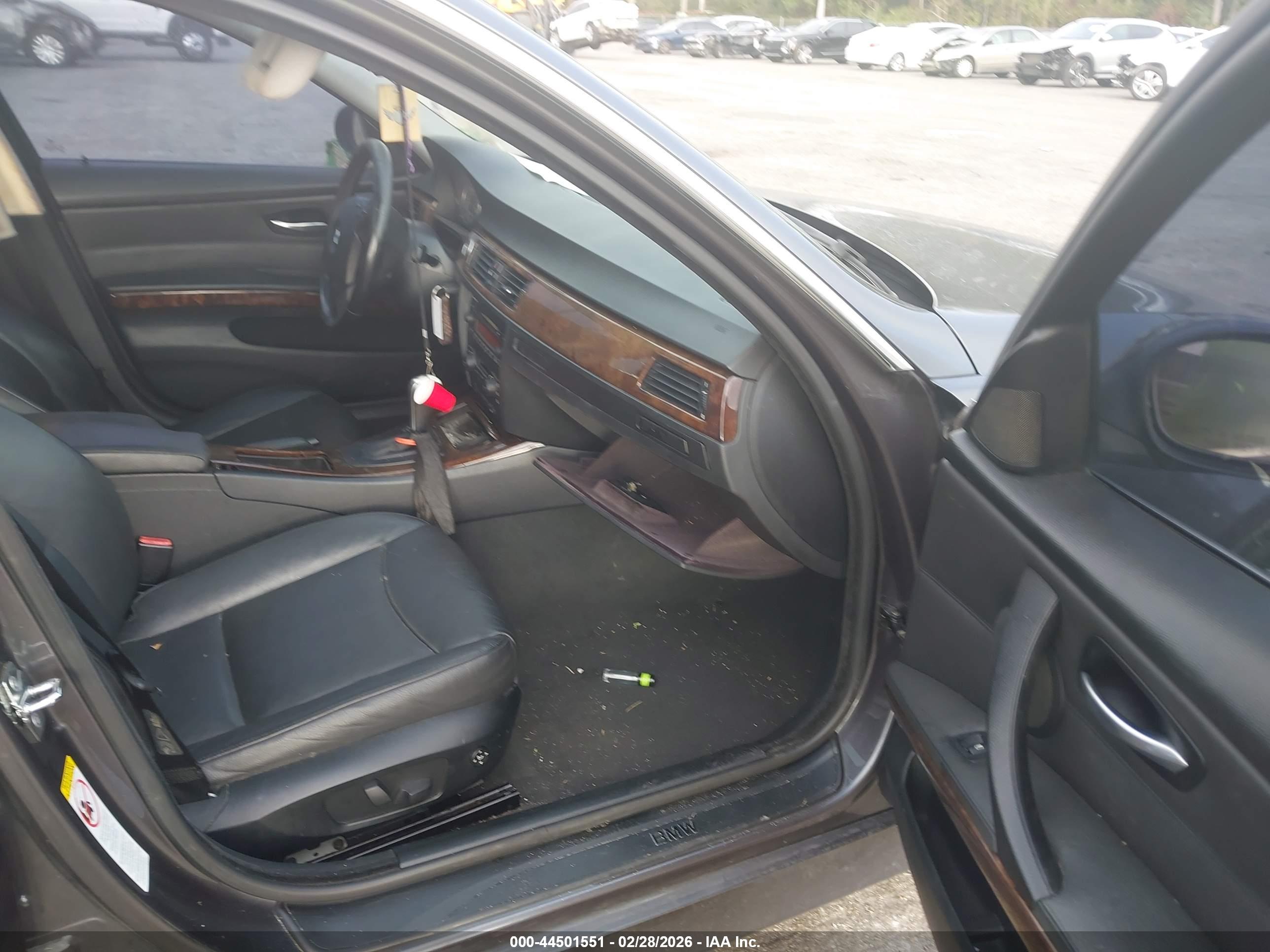 BMW 330I image 5