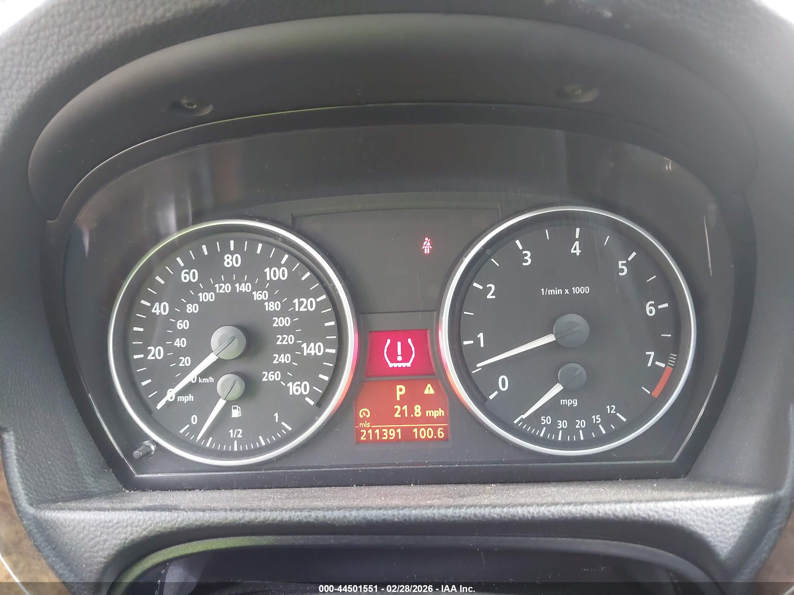 BMW 330I image 7