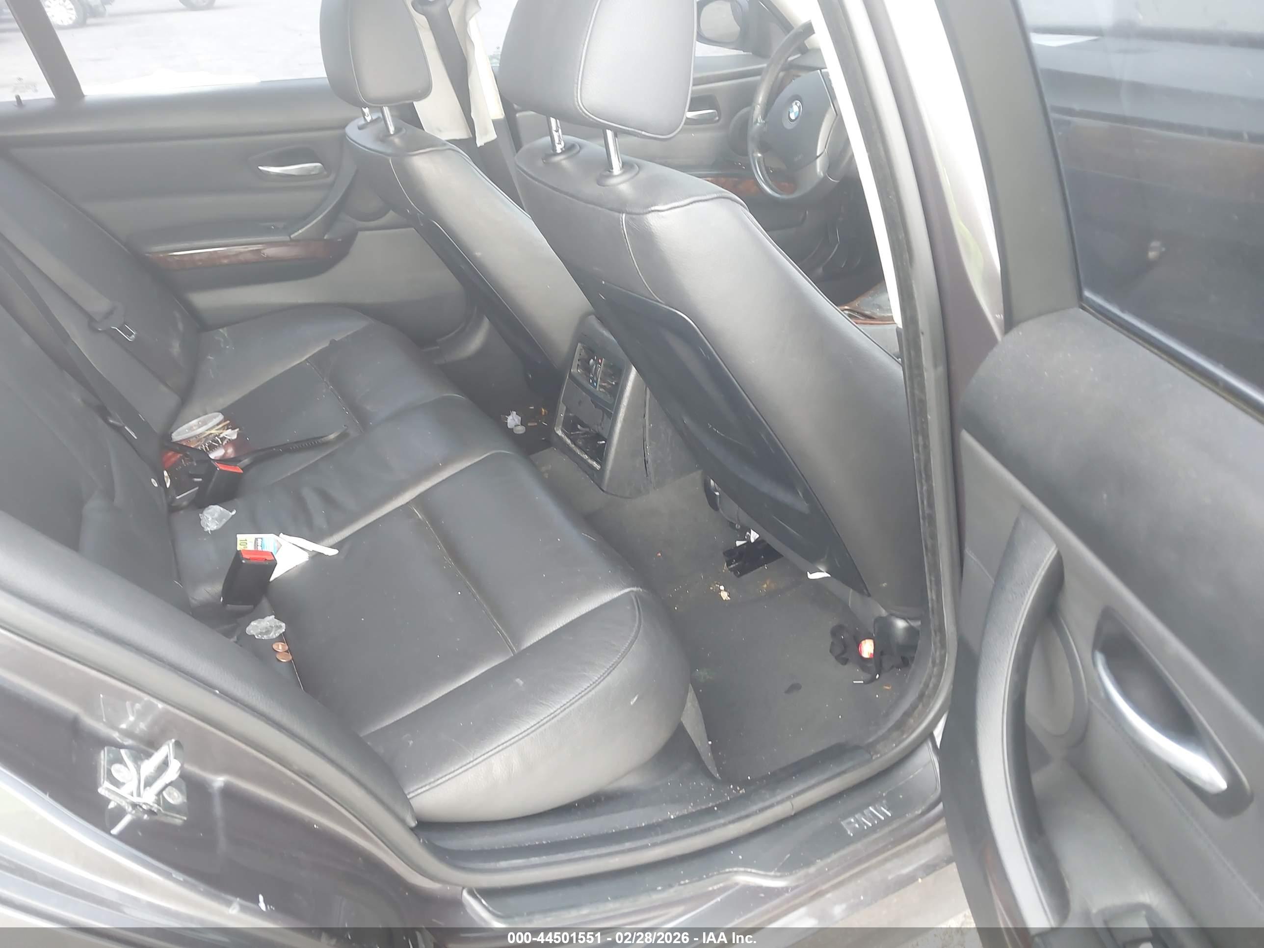 BMW 330I image 8