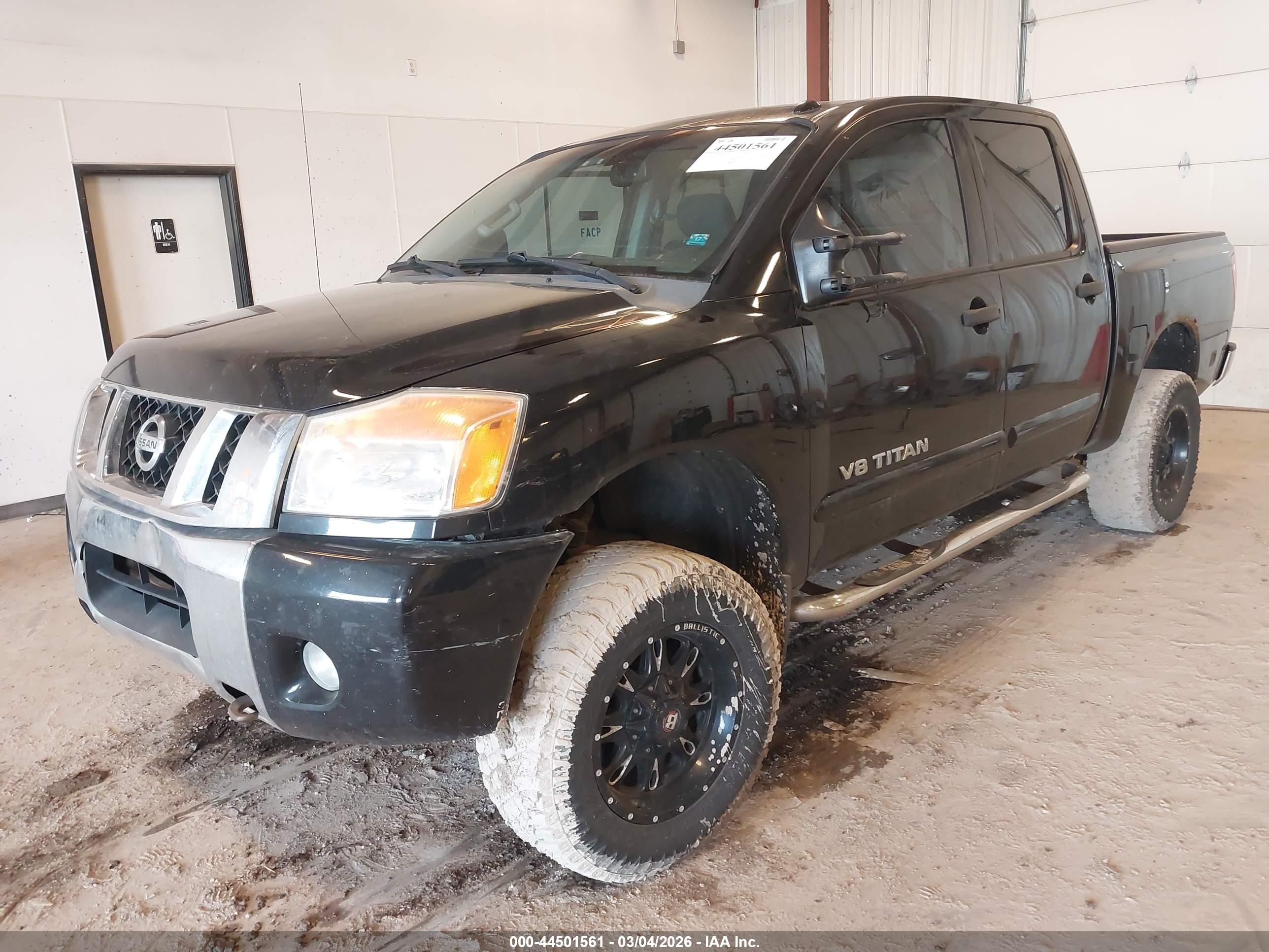 NISSAN TITAN image 2