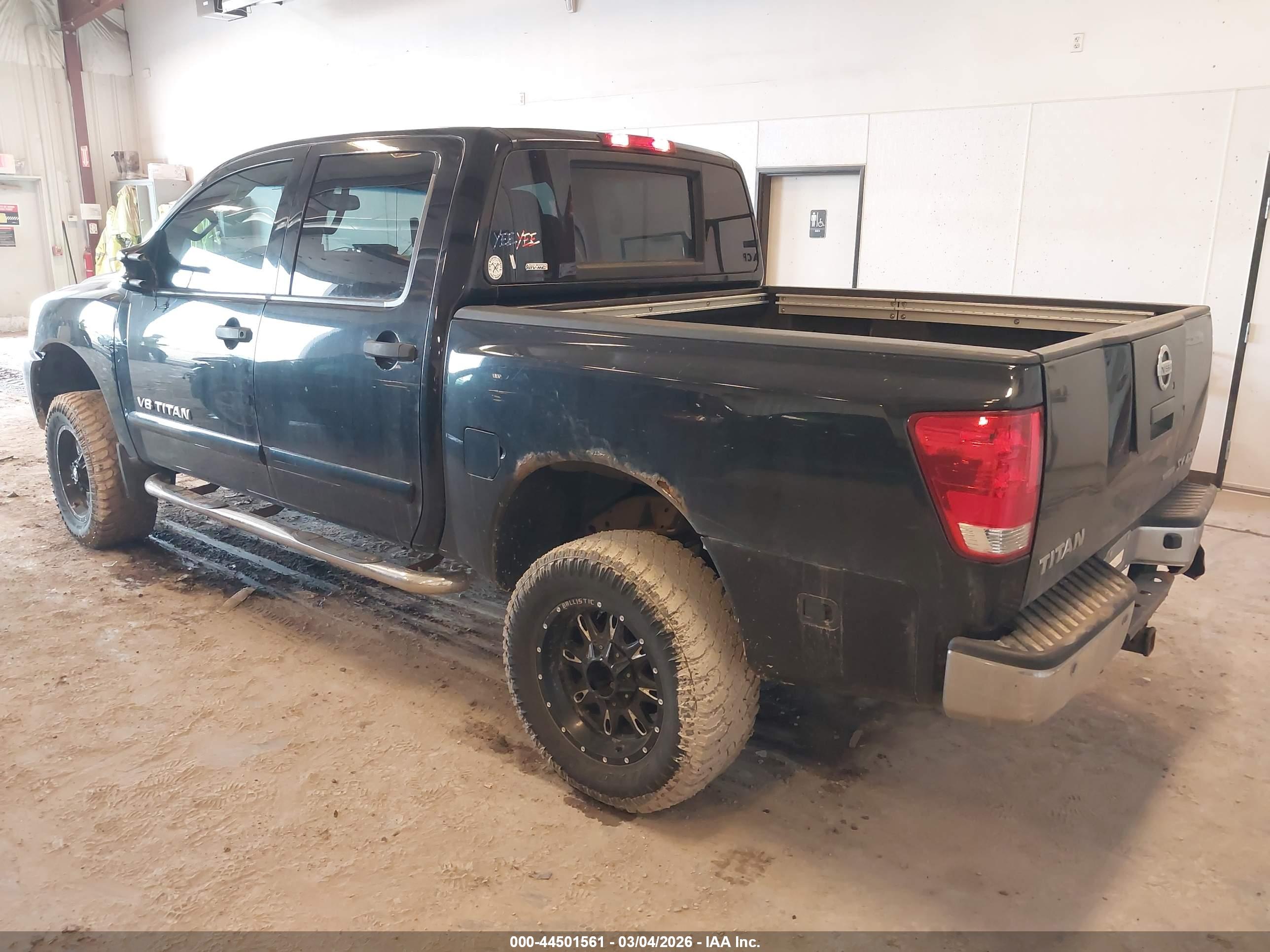 NISSAN TITAN image 3