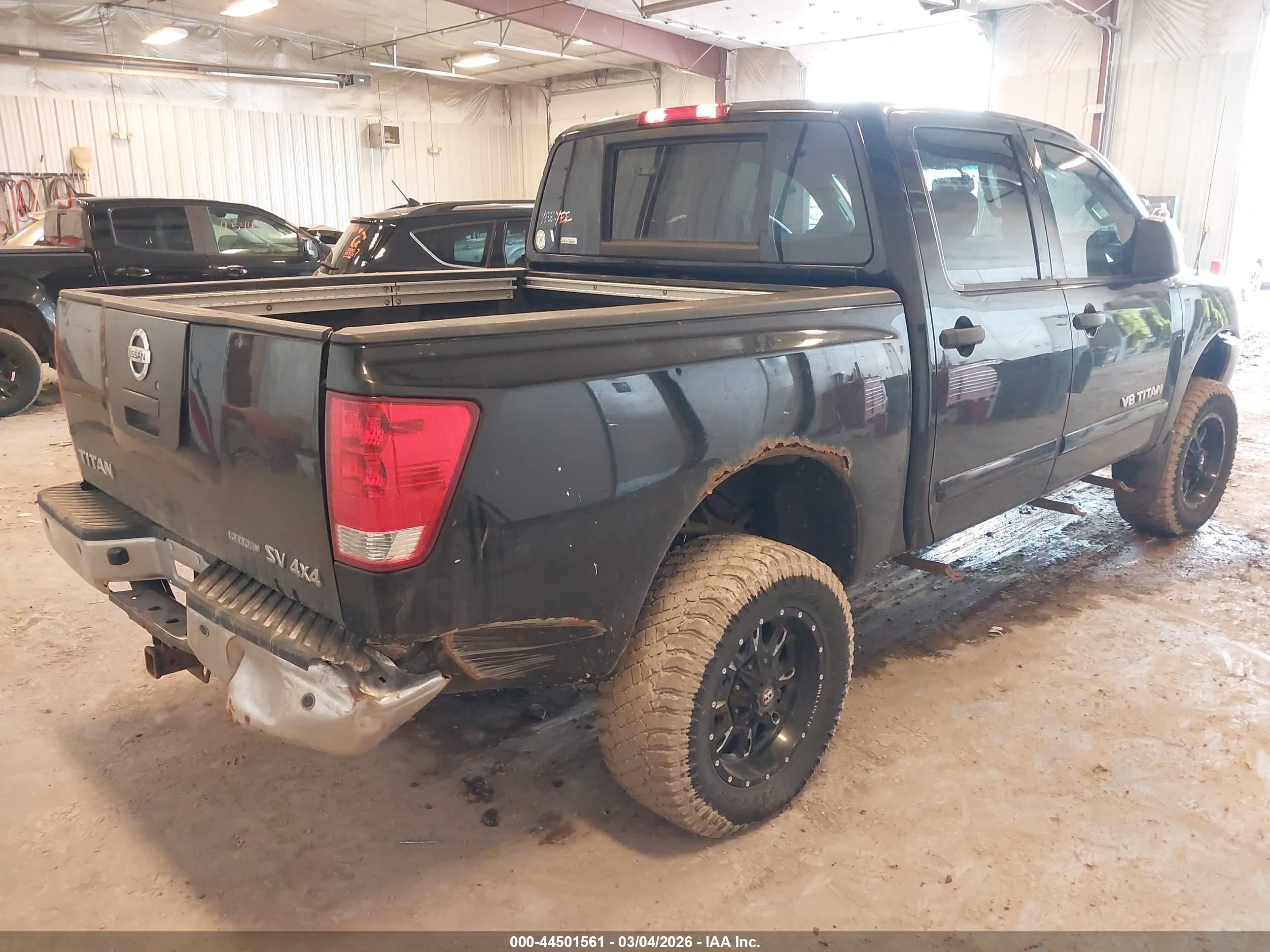 NISSAN TITAN image 4