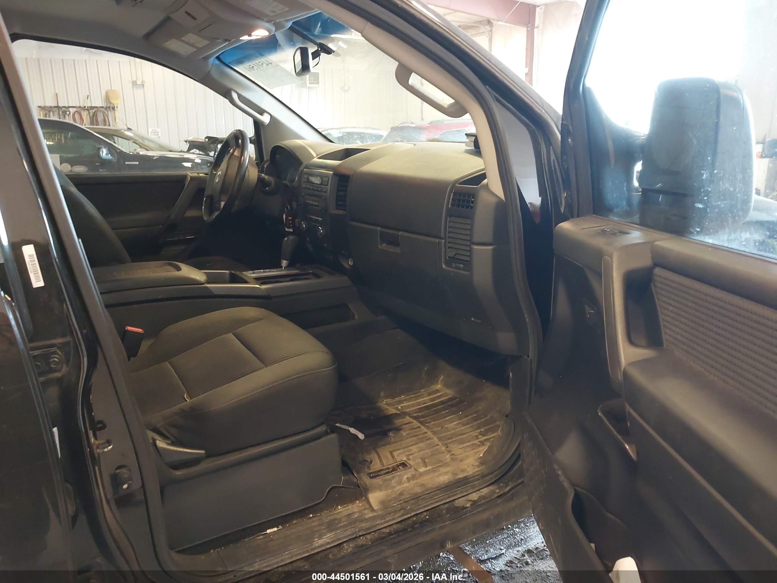NISSAN TITAN image 5