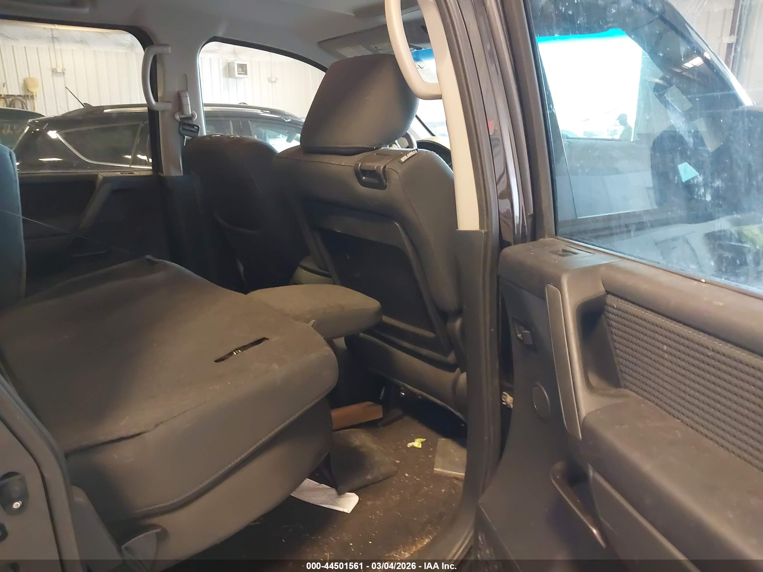 NISSAN TITAN image 8