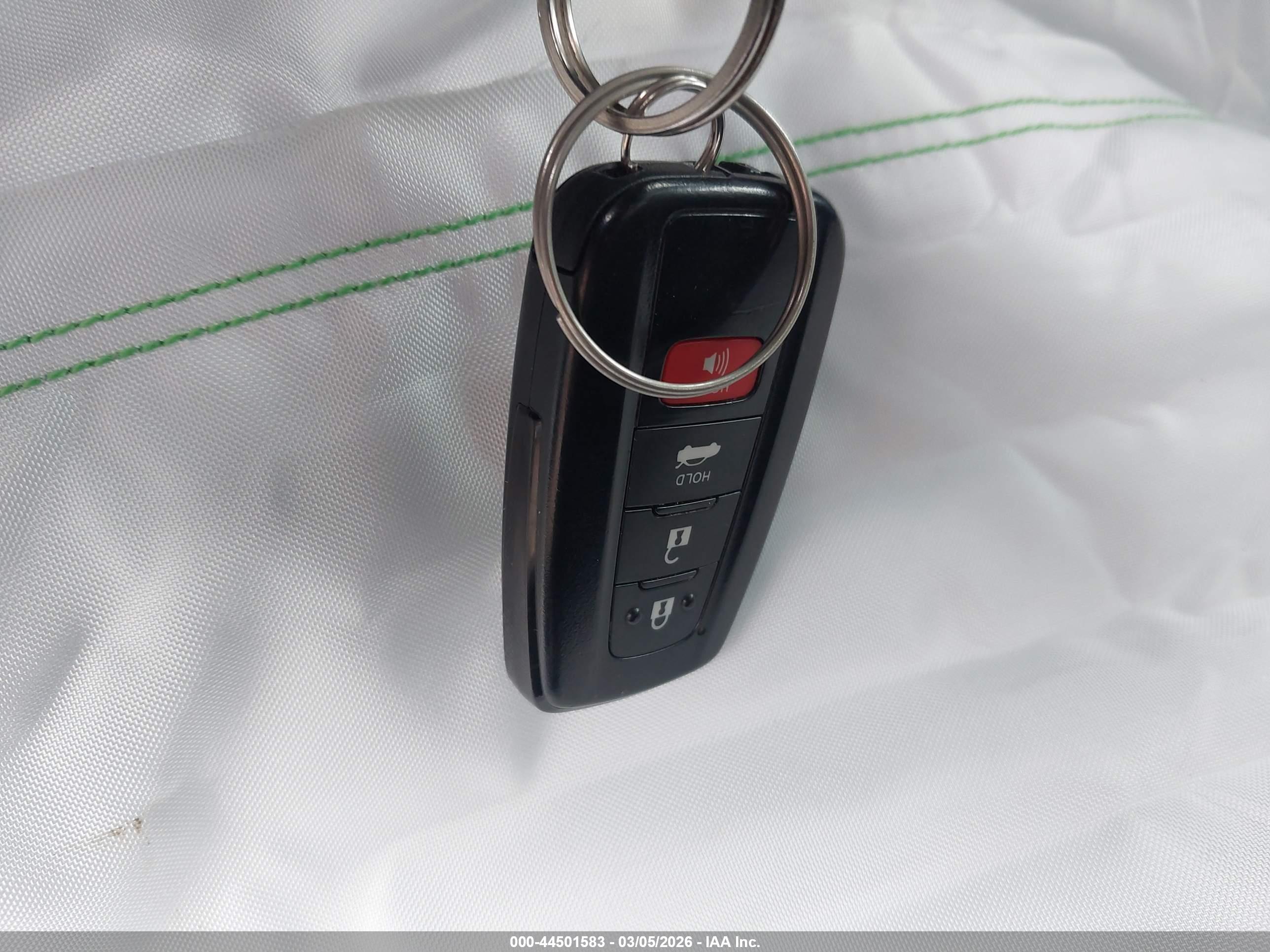 TOYOTA CAMRY image 11