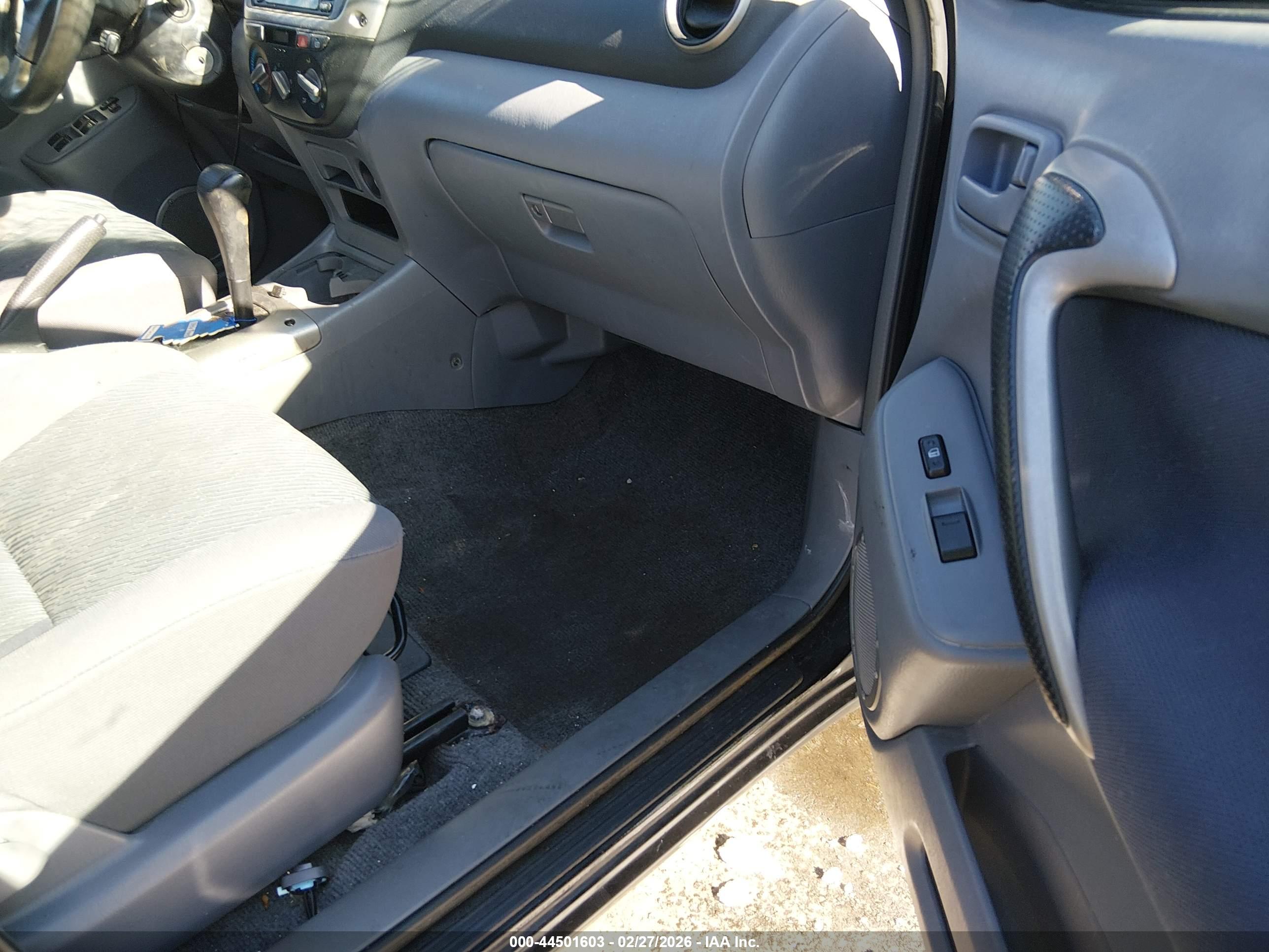TOYOTA RAV4 image 5