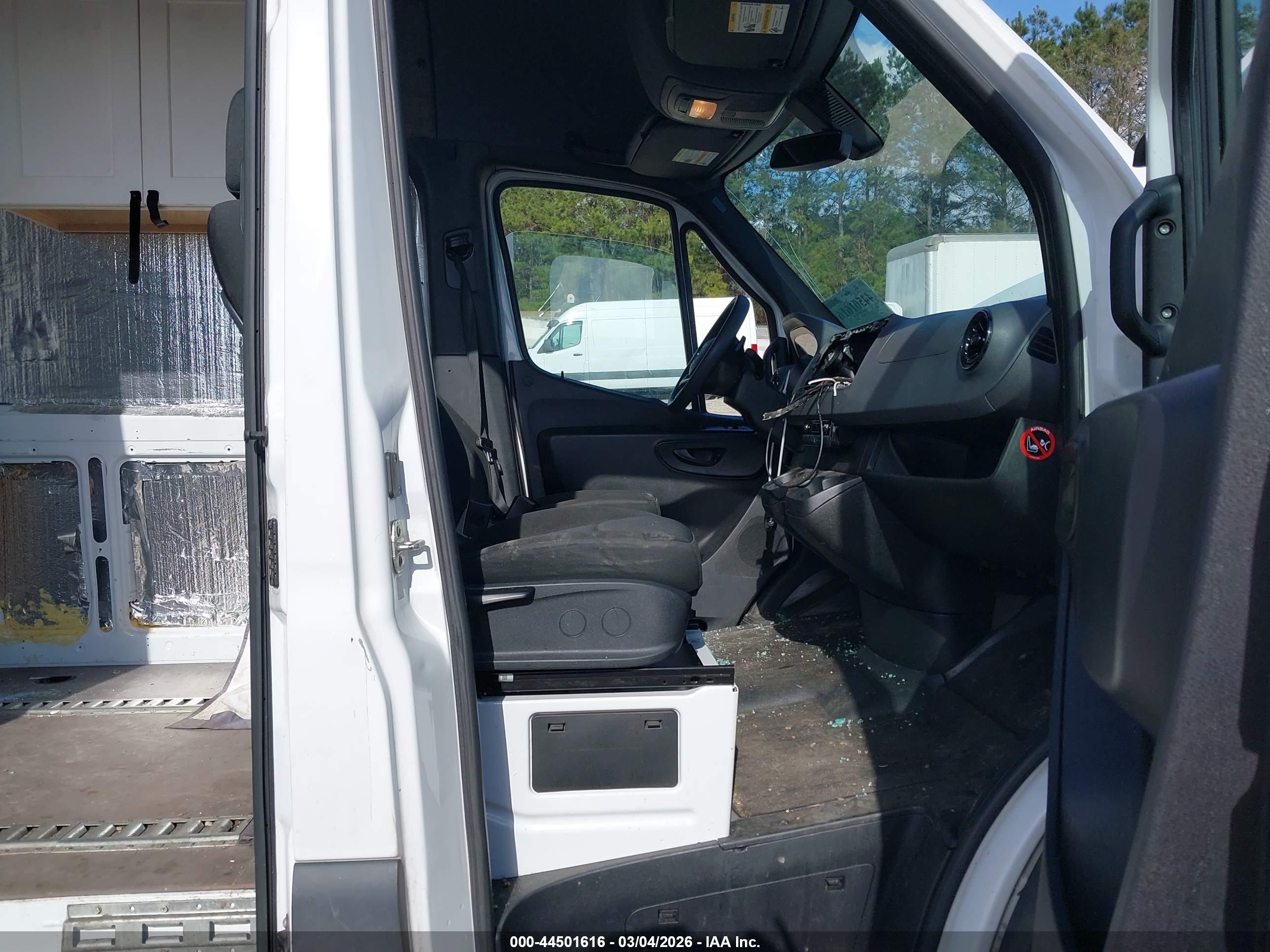 MERCEDES-BENZ SPRINTER image 5