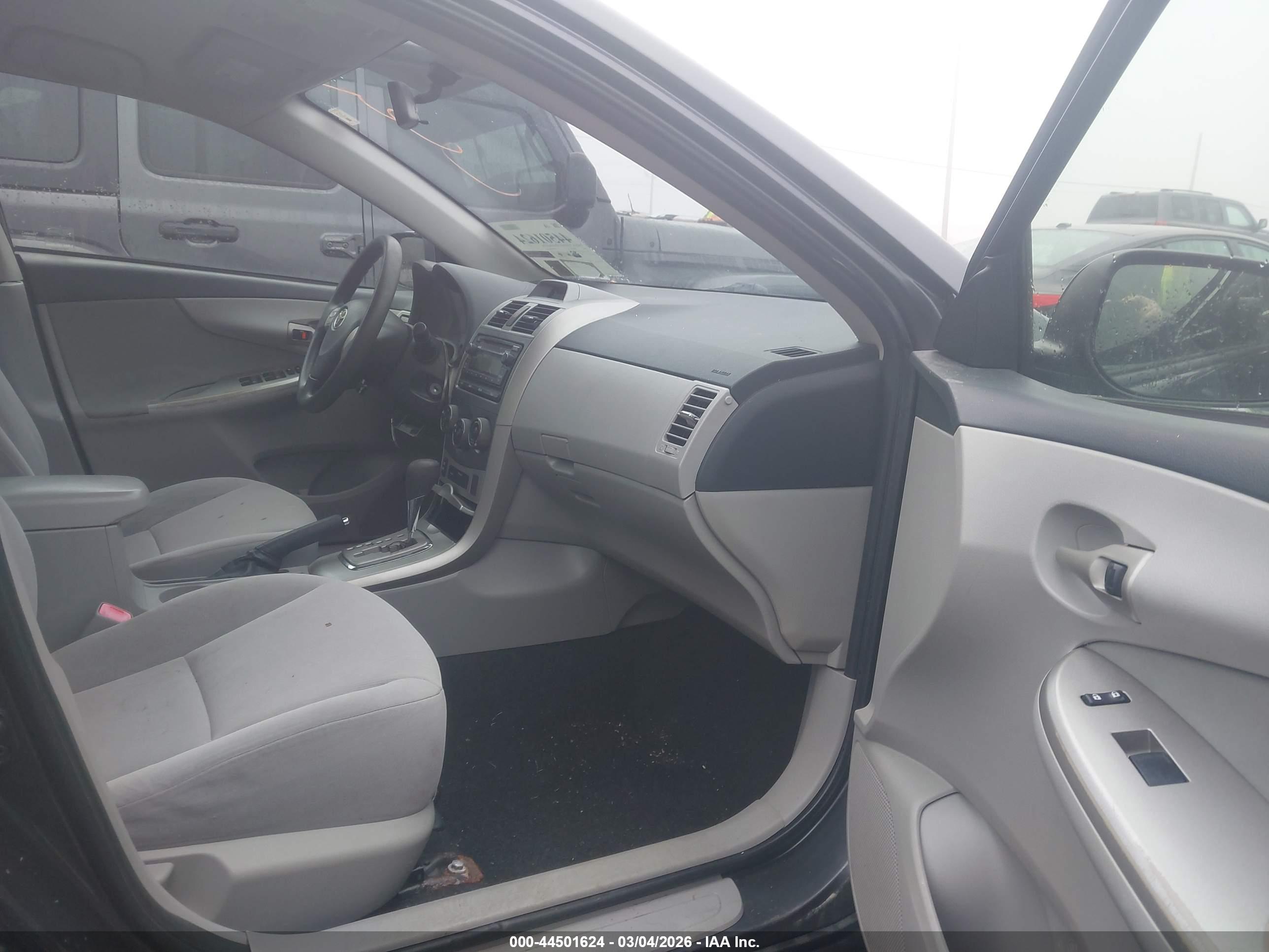 TOYOTA COROLLA image 5