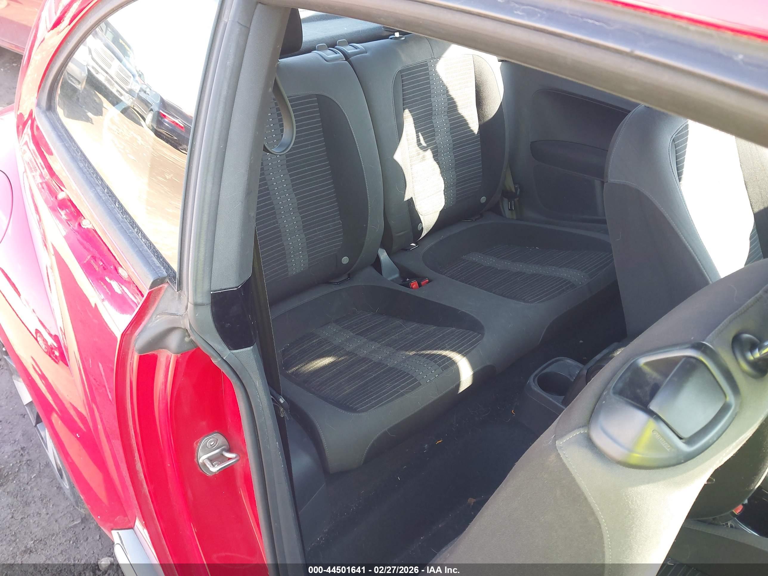 VOLKSWAGEN BEETLE image 8