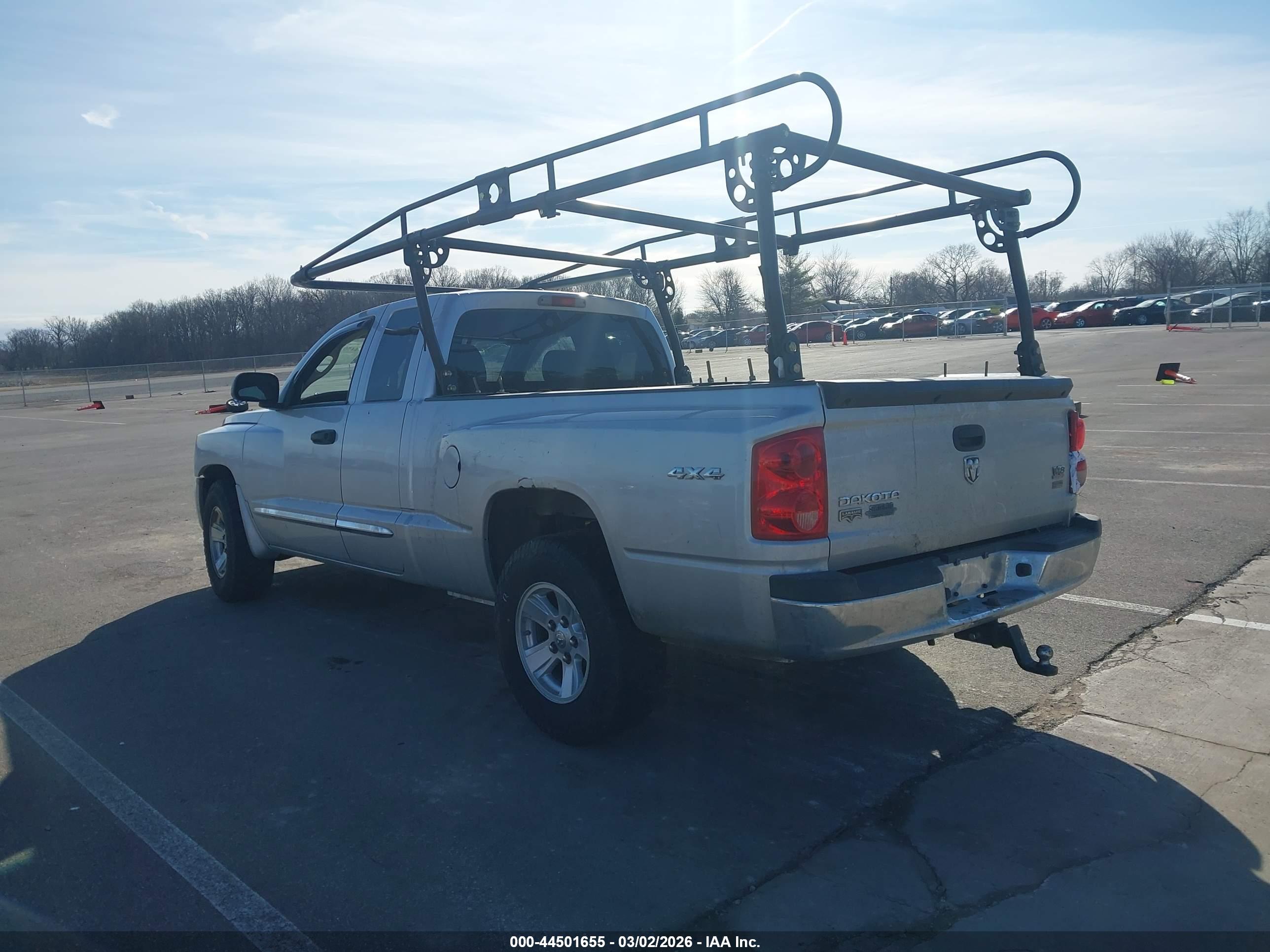 DODGE DAKOTA image 3
