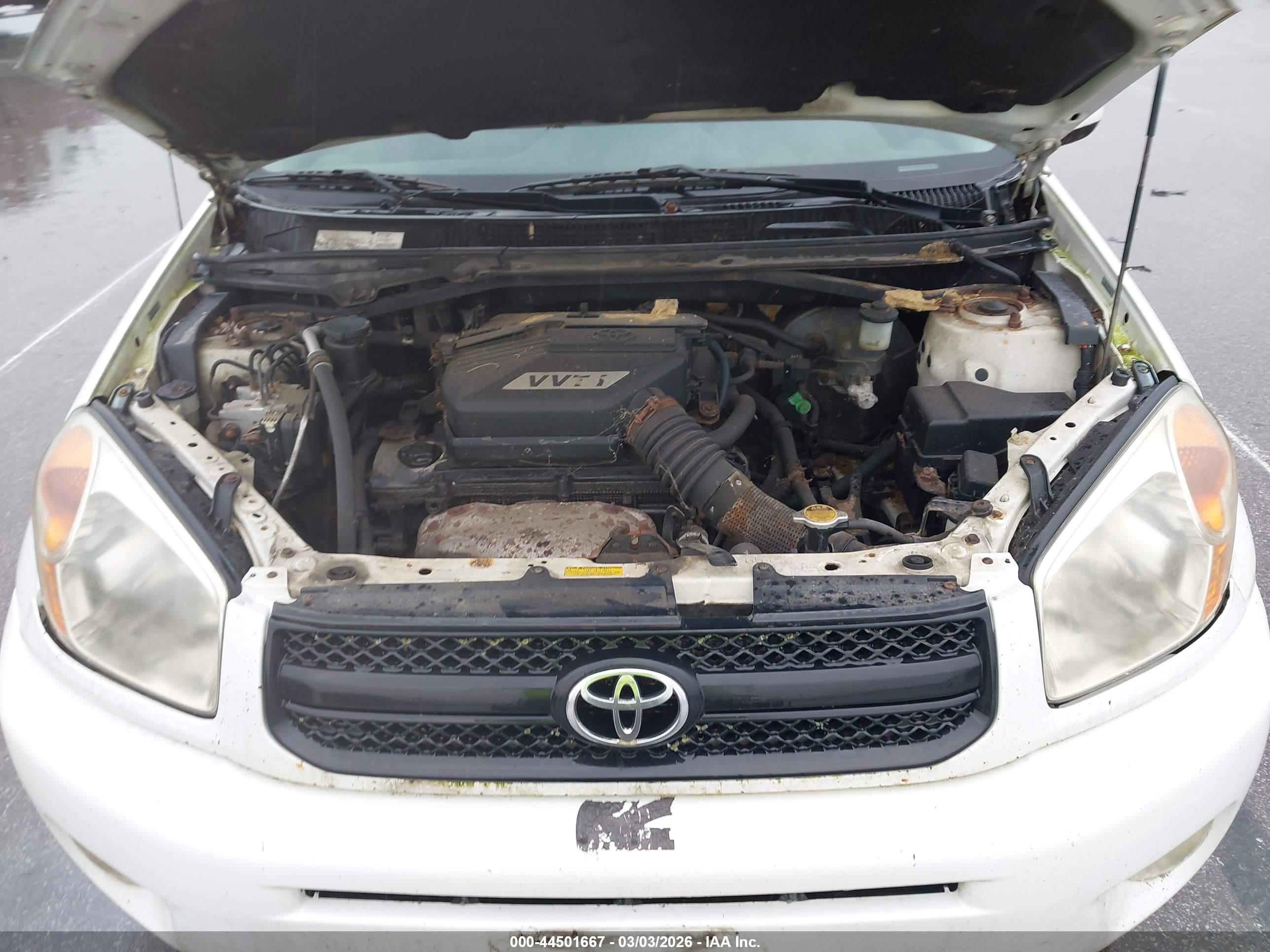 TOYOTA RAV4 image 10