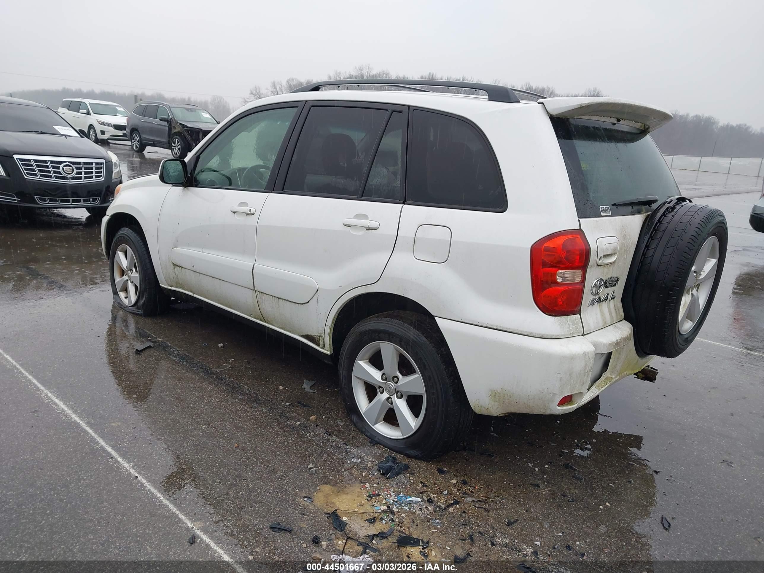 TOYOTA RAV4 image 3