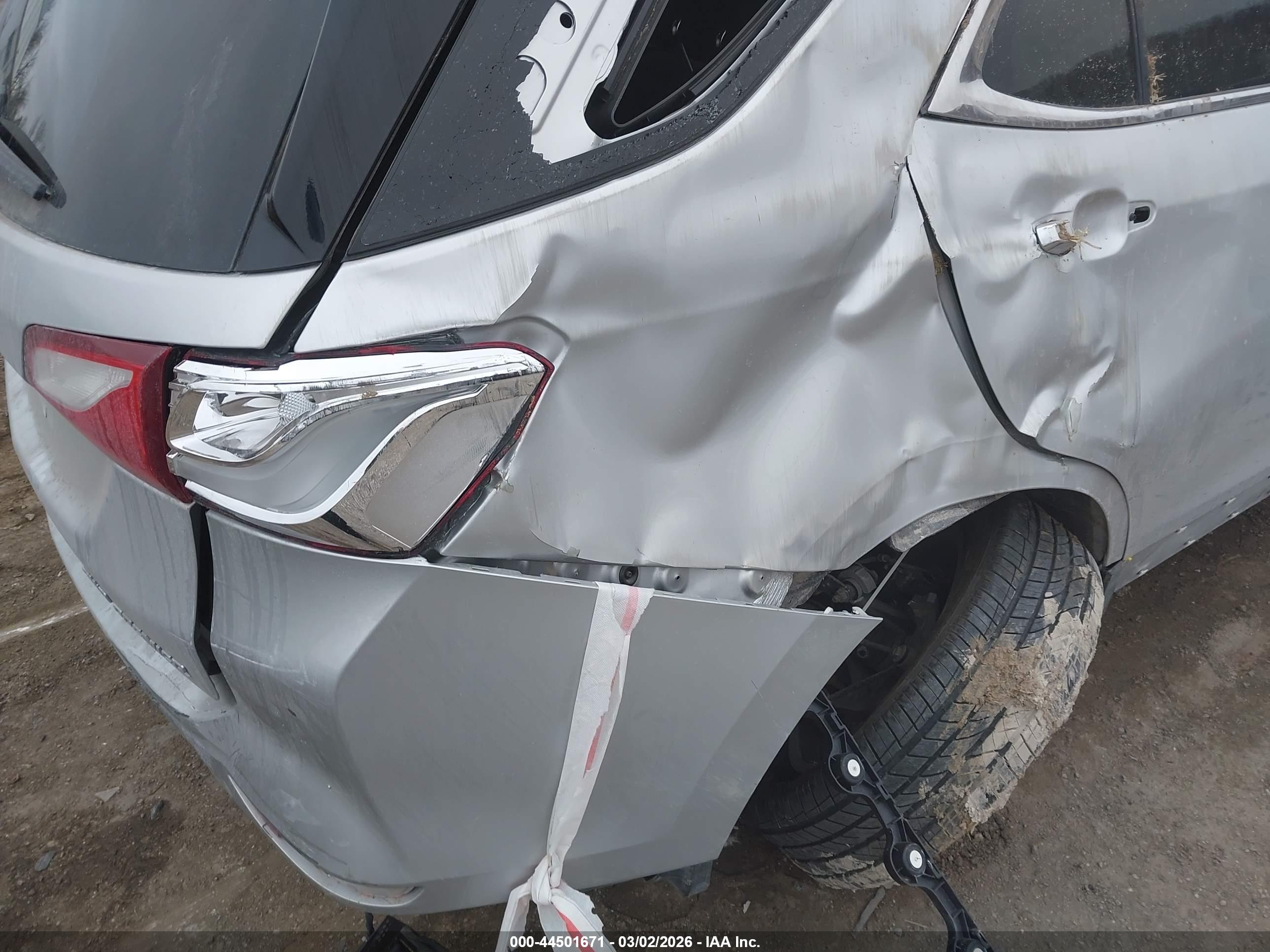 CHEVROLET EQUINOX image 6