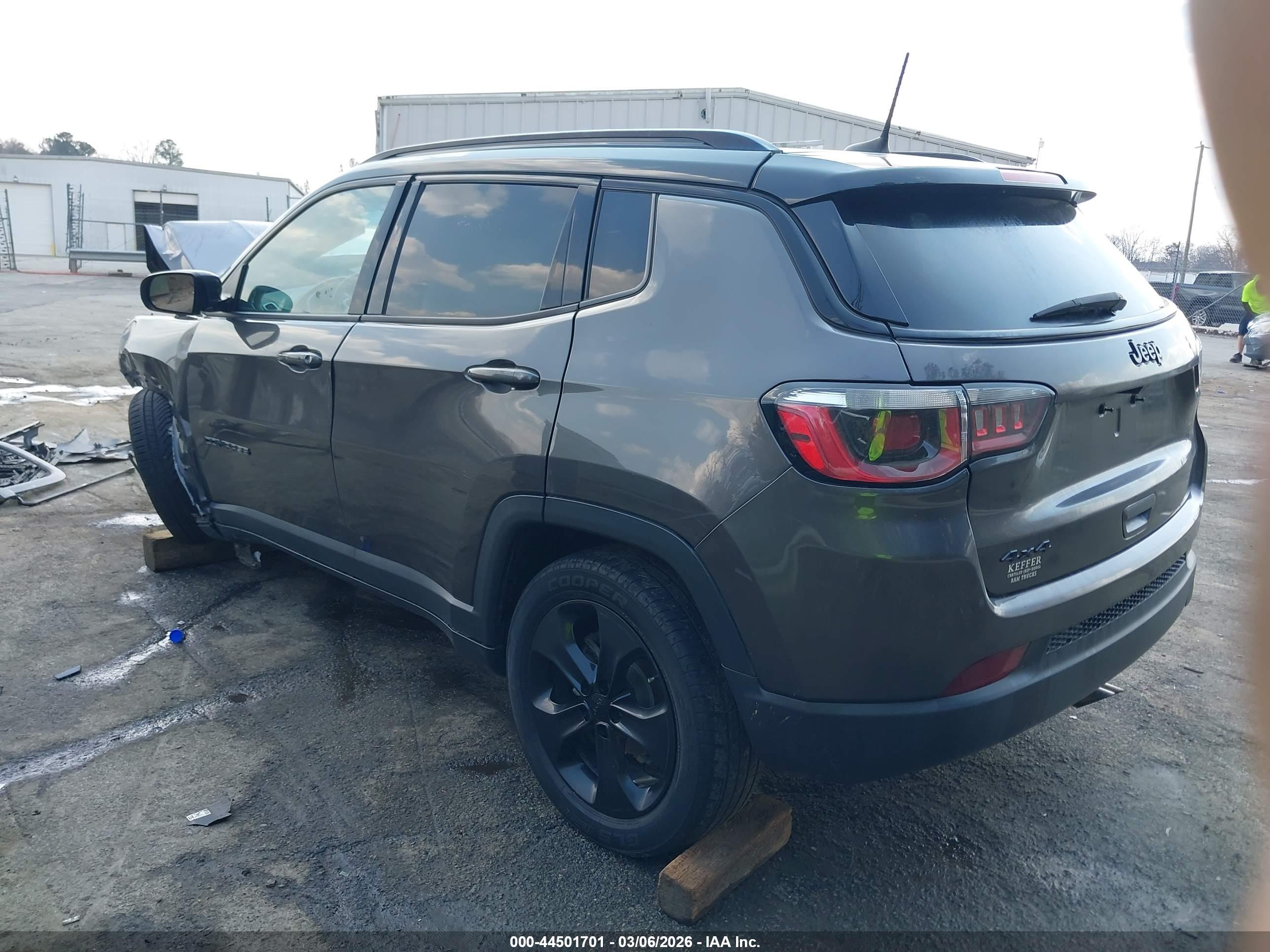 JEEP COMPASS image 3