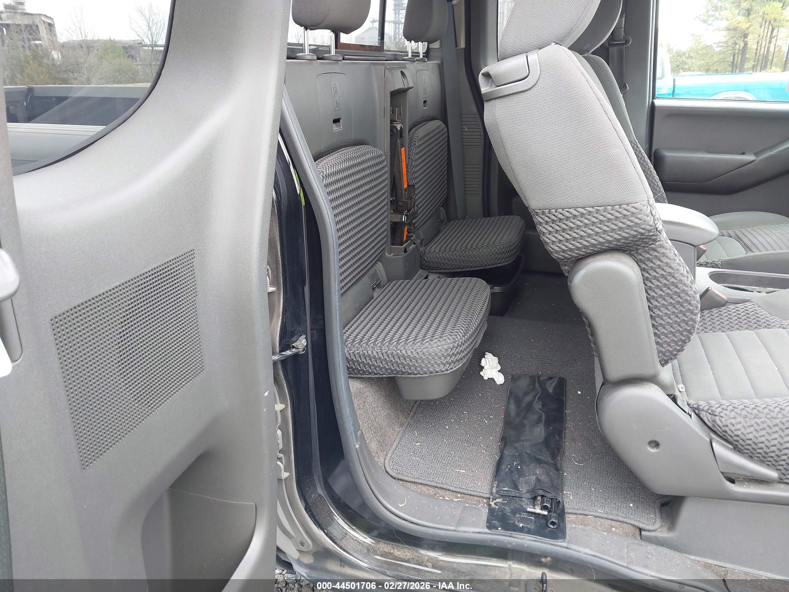 NISSAN FRONTIER image 8