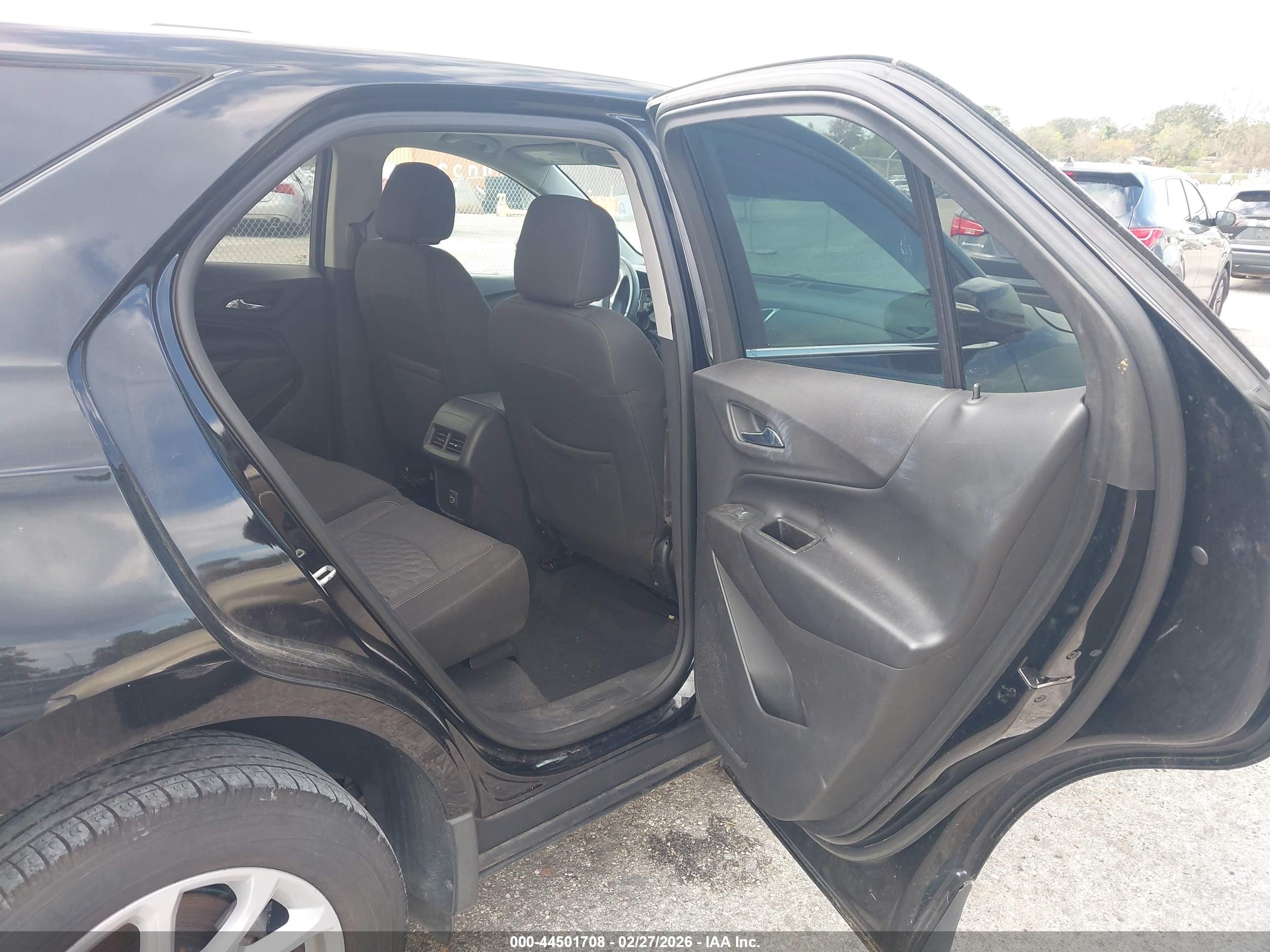 CHEVROLET EQUINOX image 8