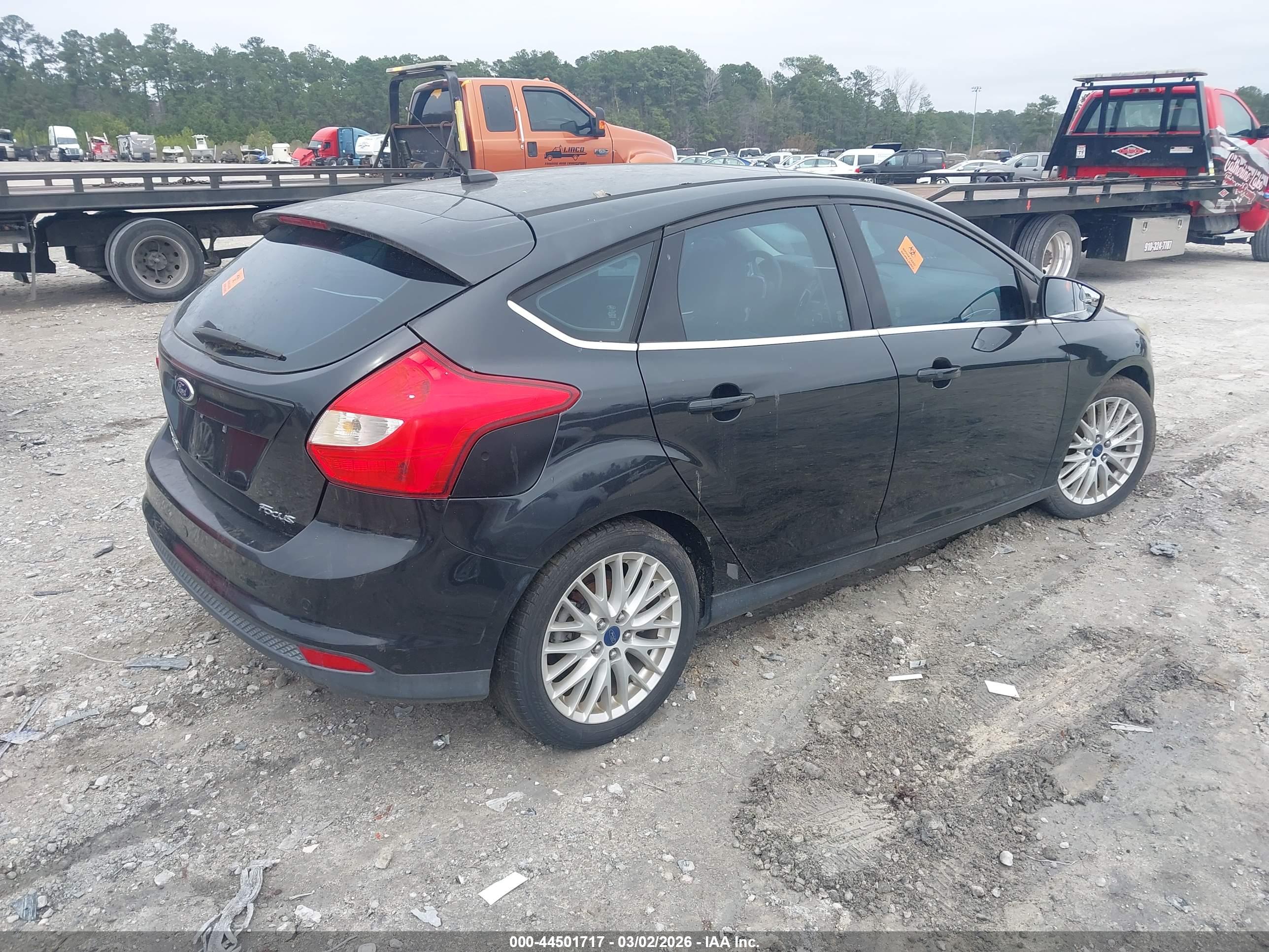 FORD FOCUS image 4