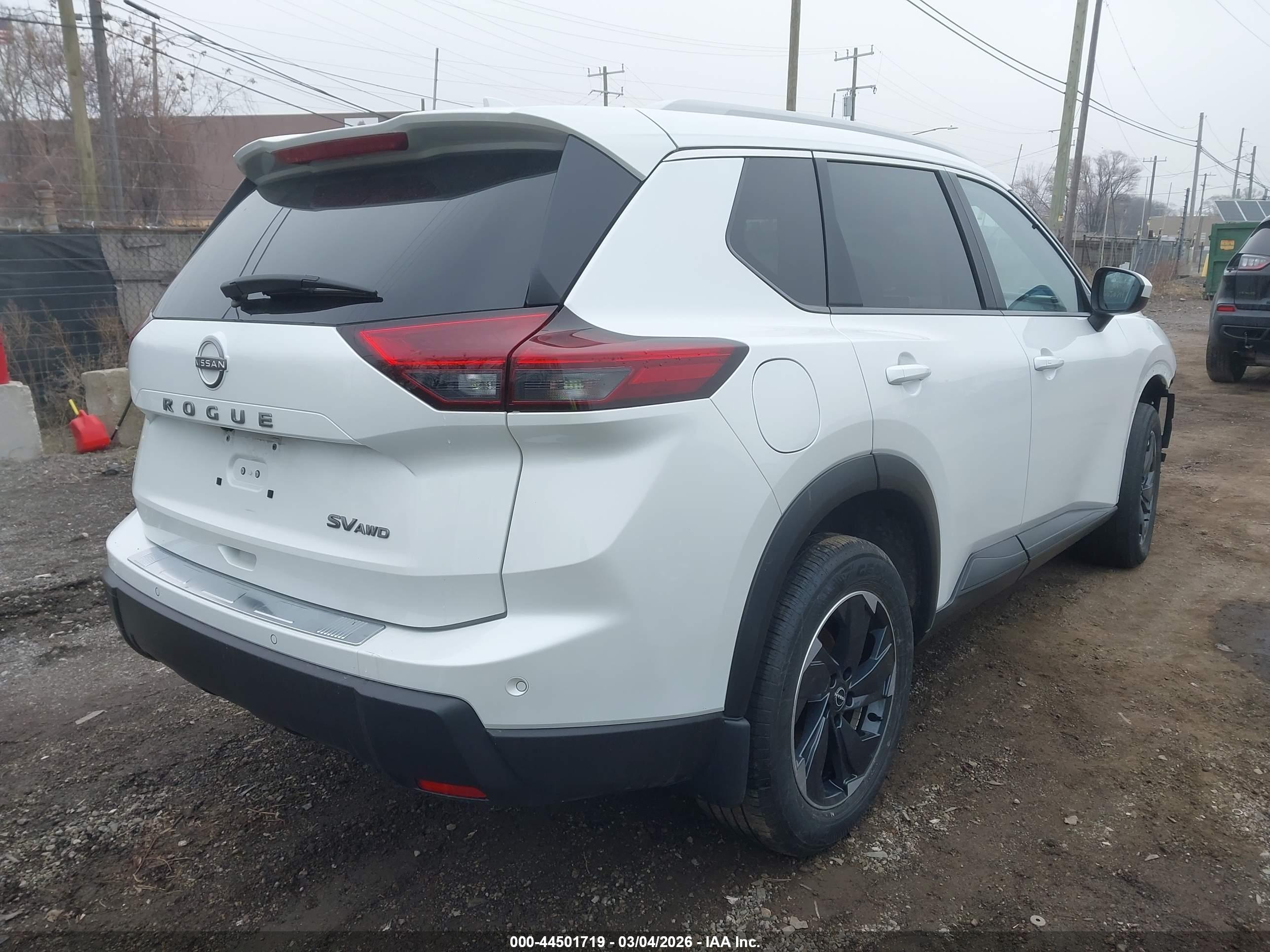 NISSAN ROGUE image 4