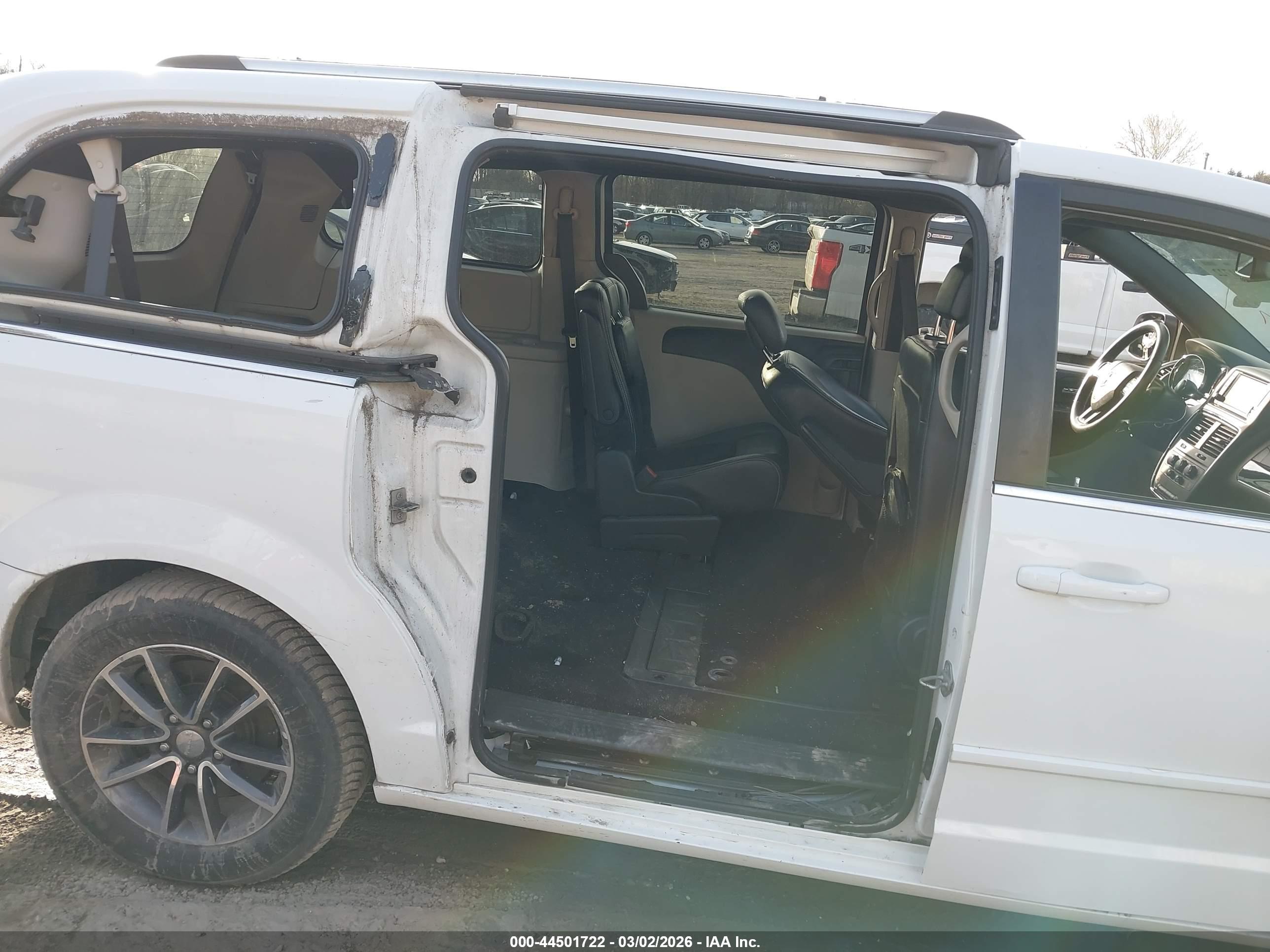 DODGE GRAND image 8