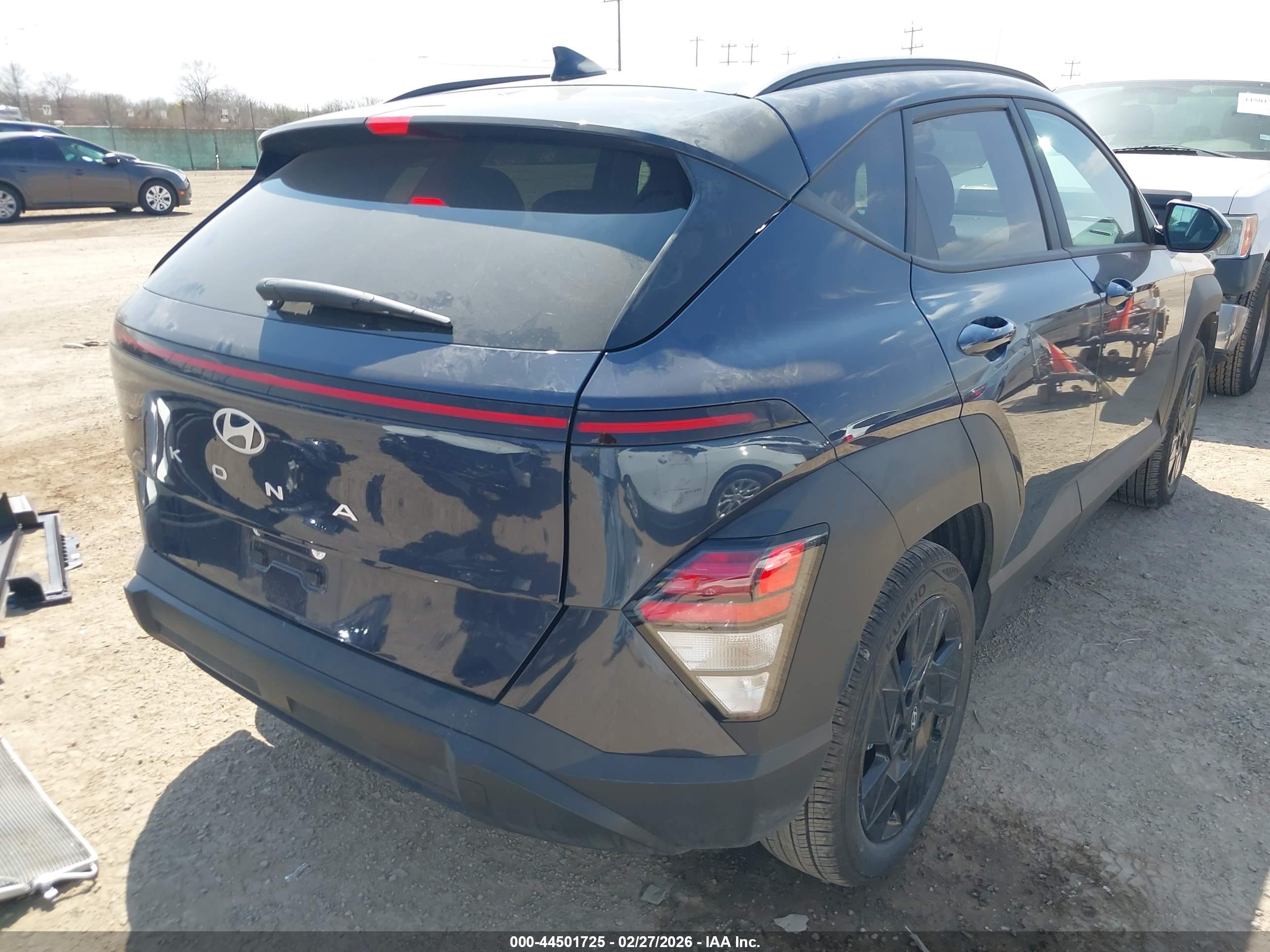 HYUNDAI KONA image 4