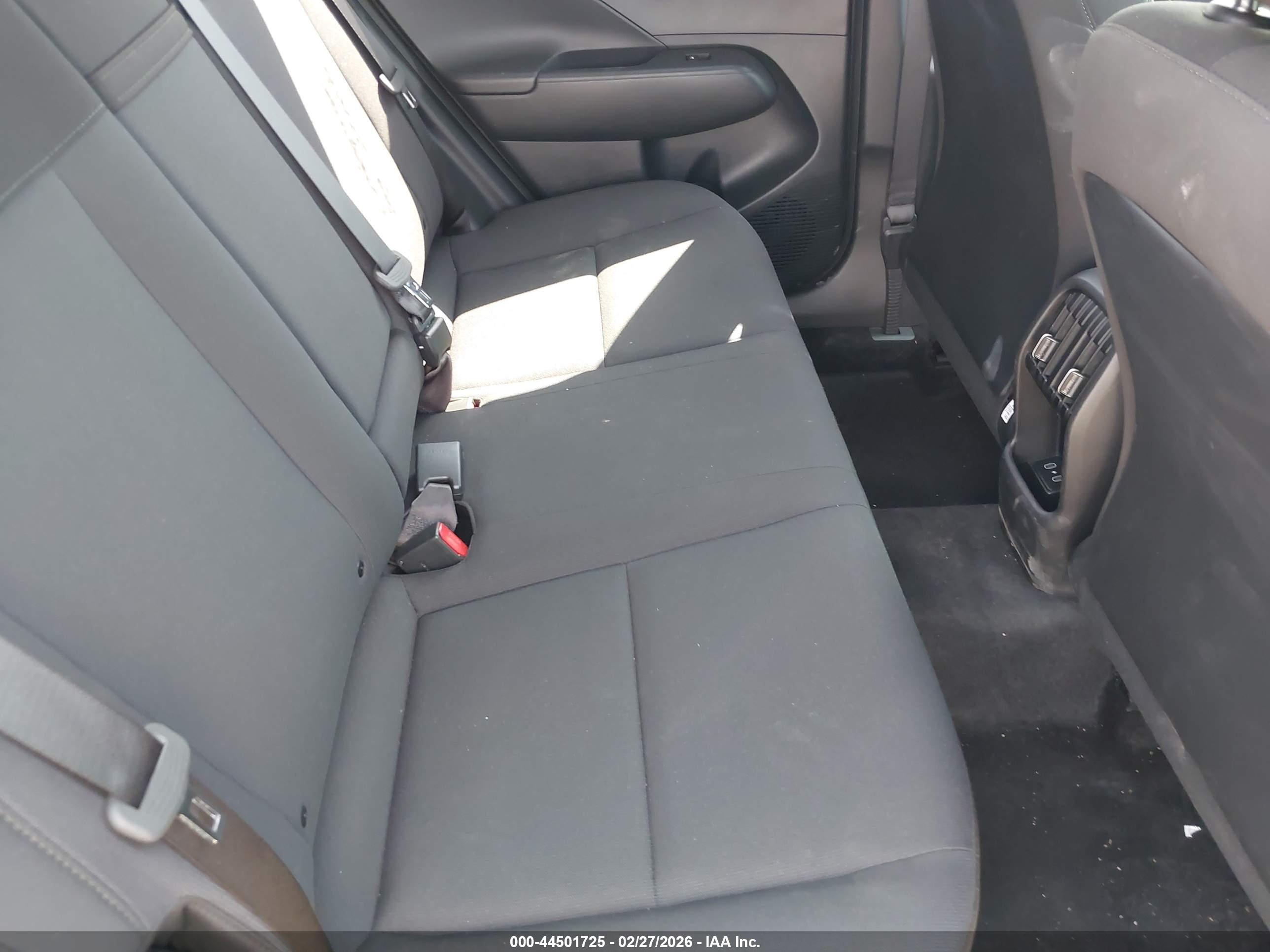 HYUNDAI KONA image 8