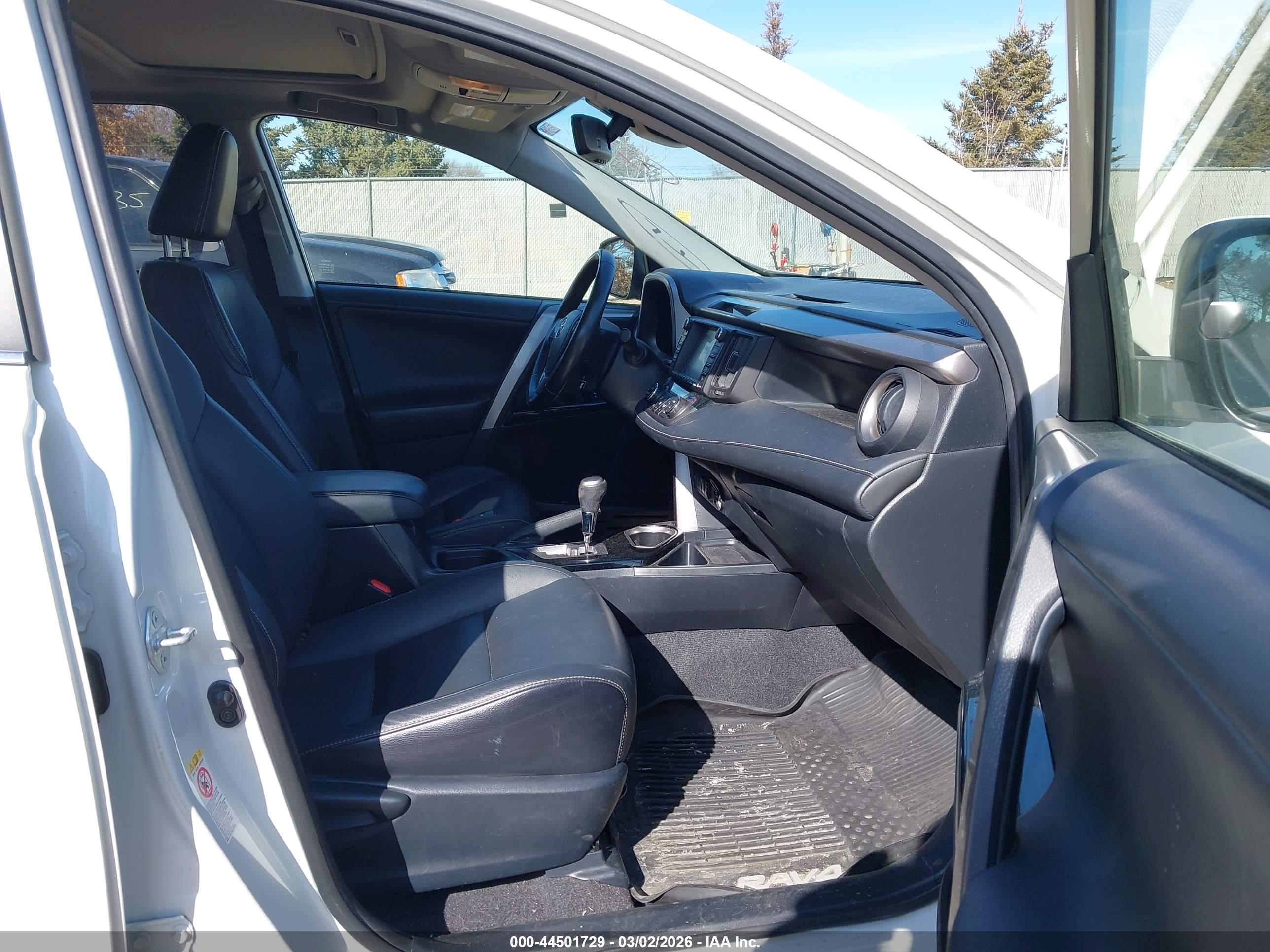 TOYOTA RAV4 image 5