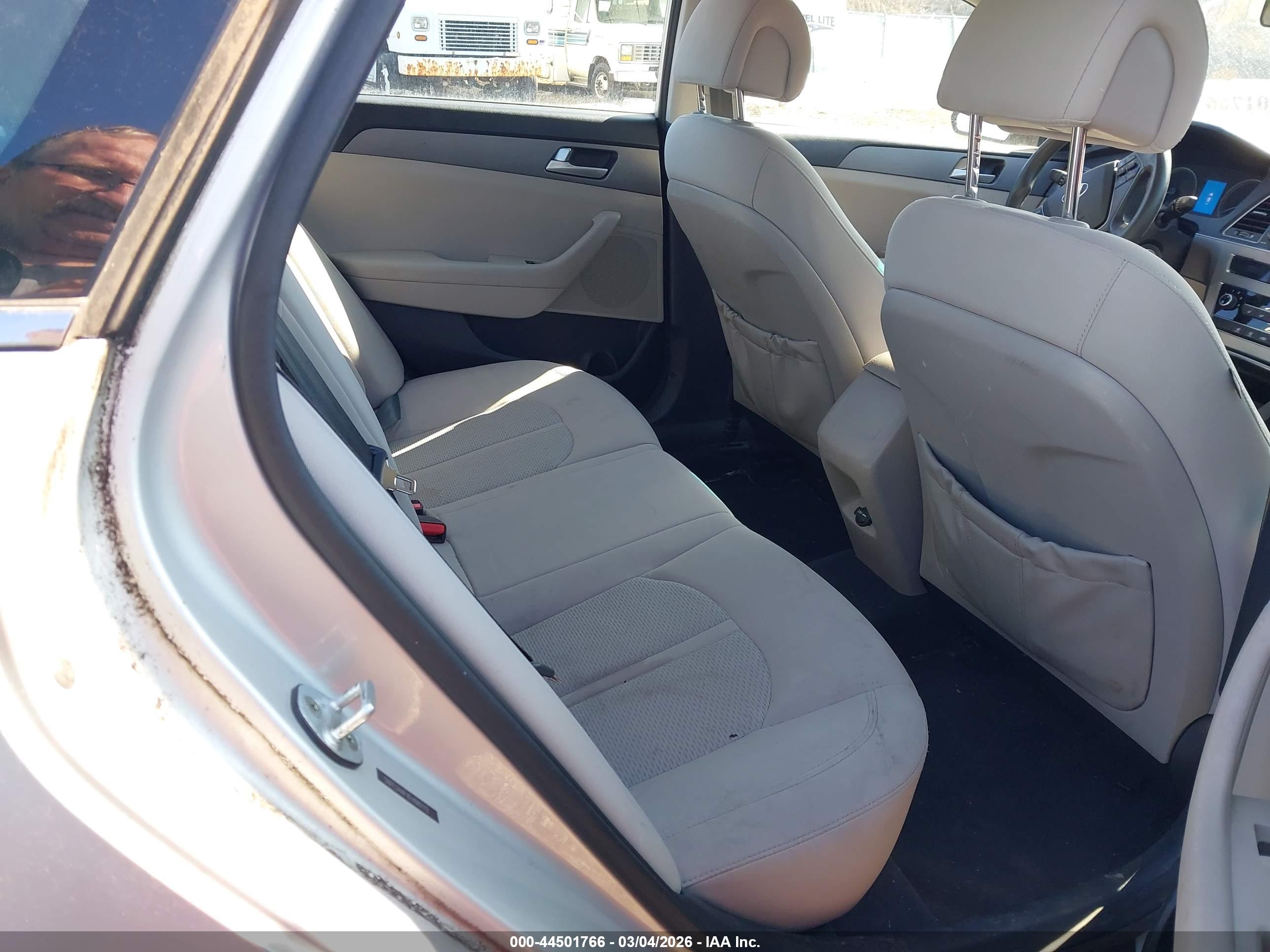 HYUNDAI SONATA image 8