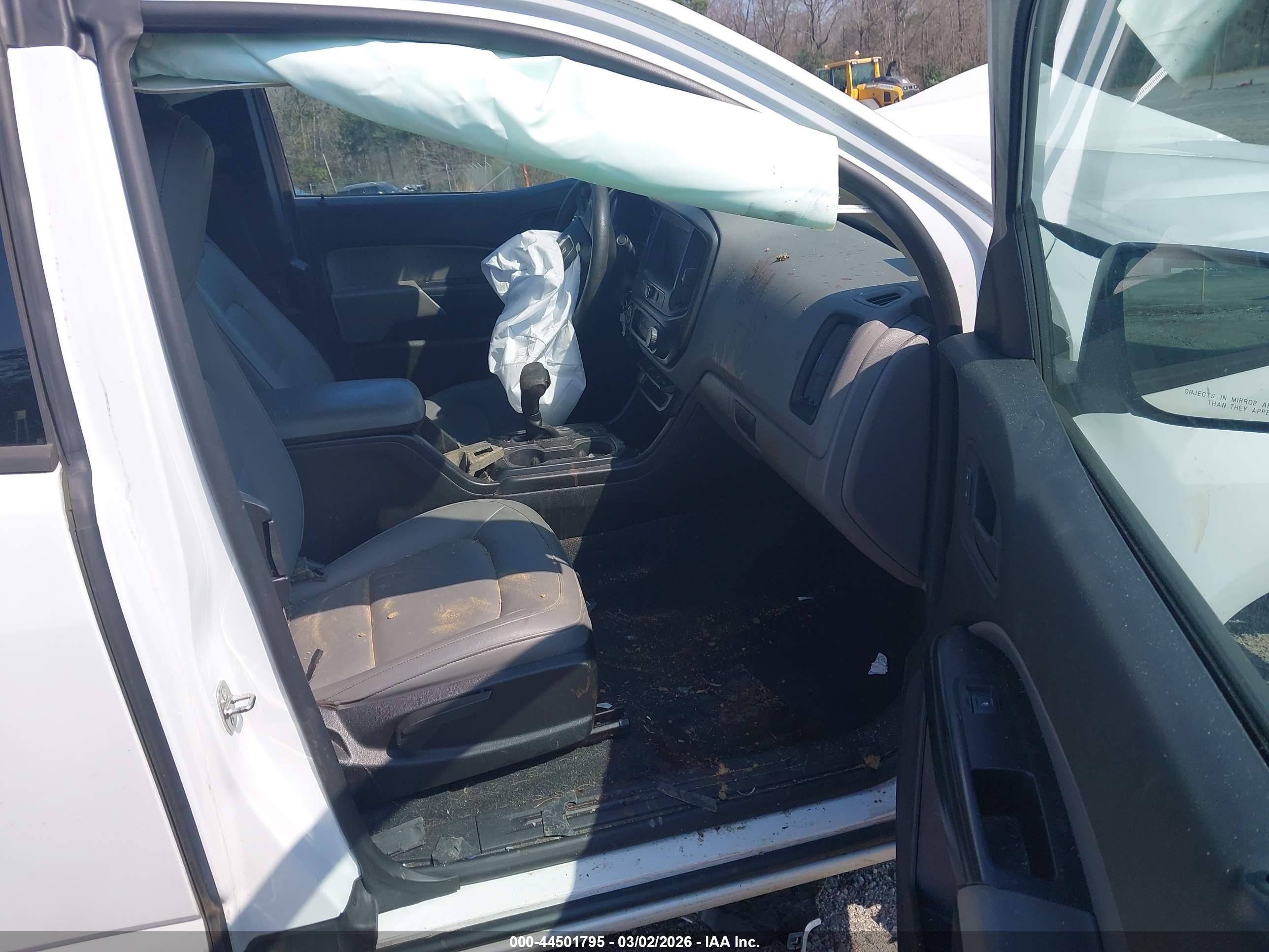 GMC CANYON image 5