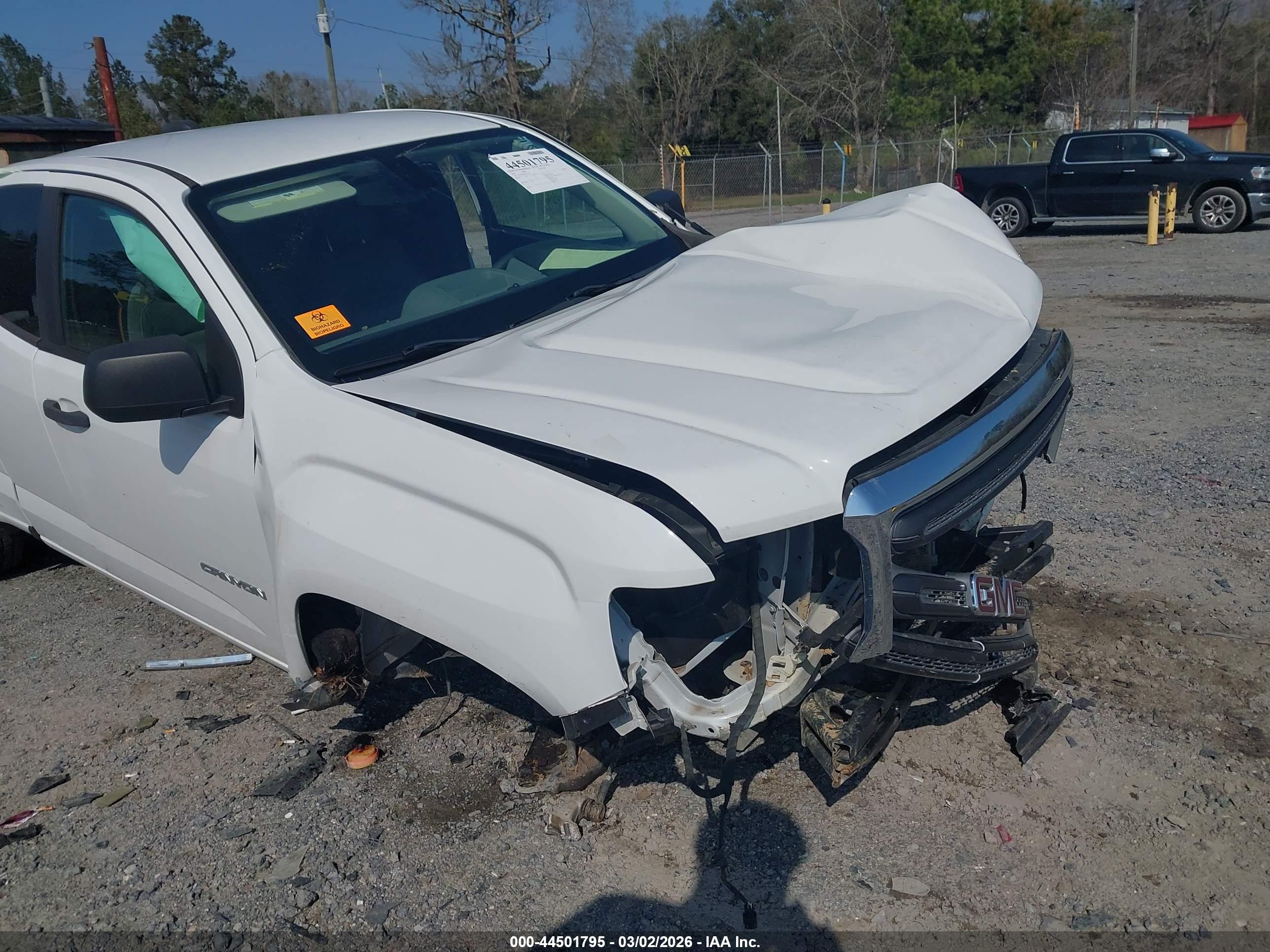 GMC CANYON image 6