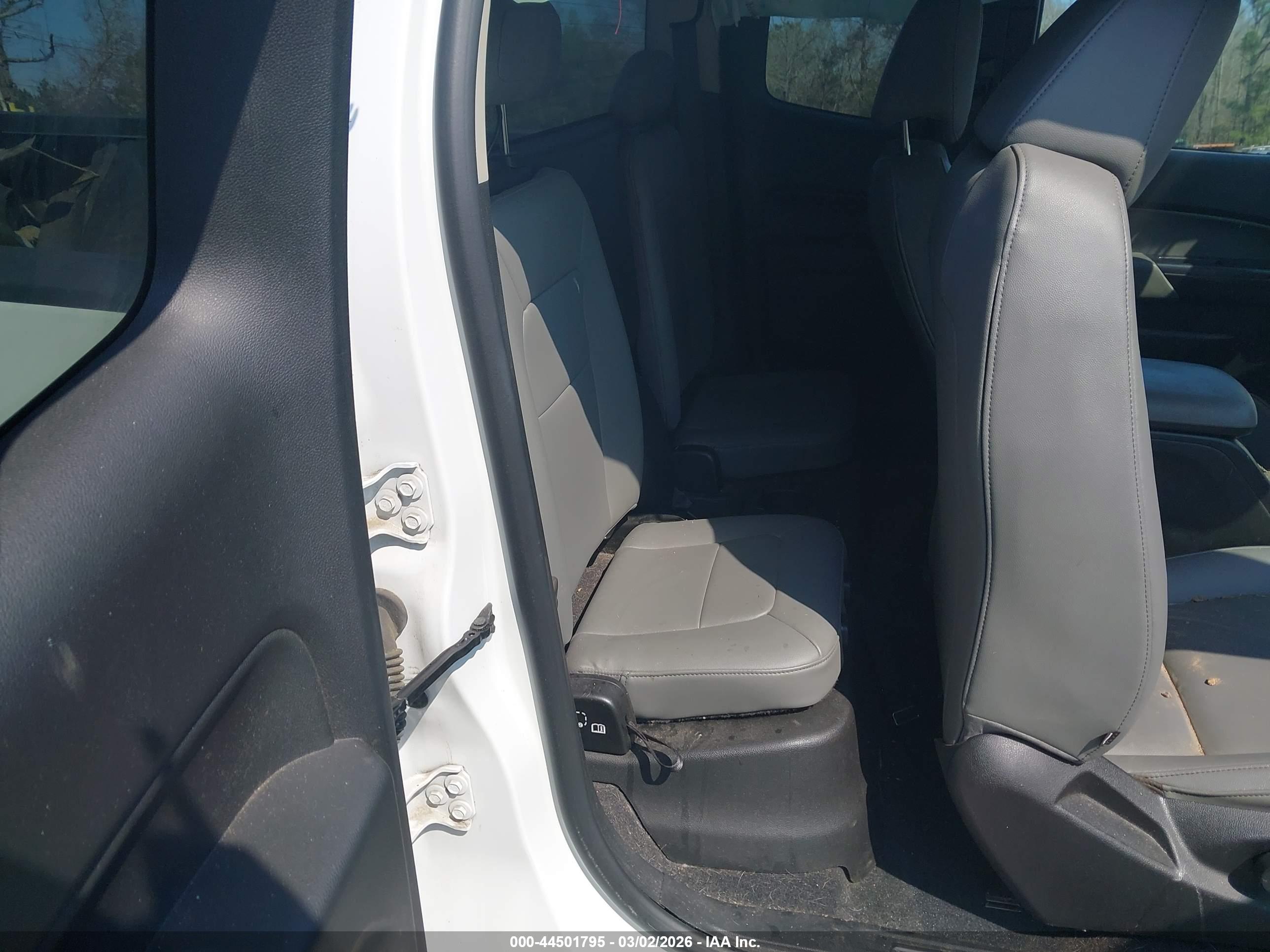 GMC CANYON image 8