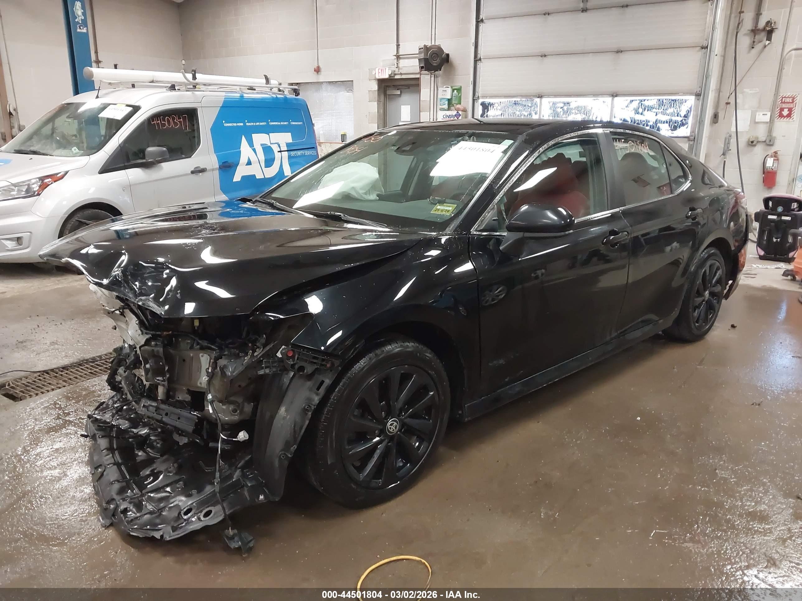 TOYOTA CAMRY image 2