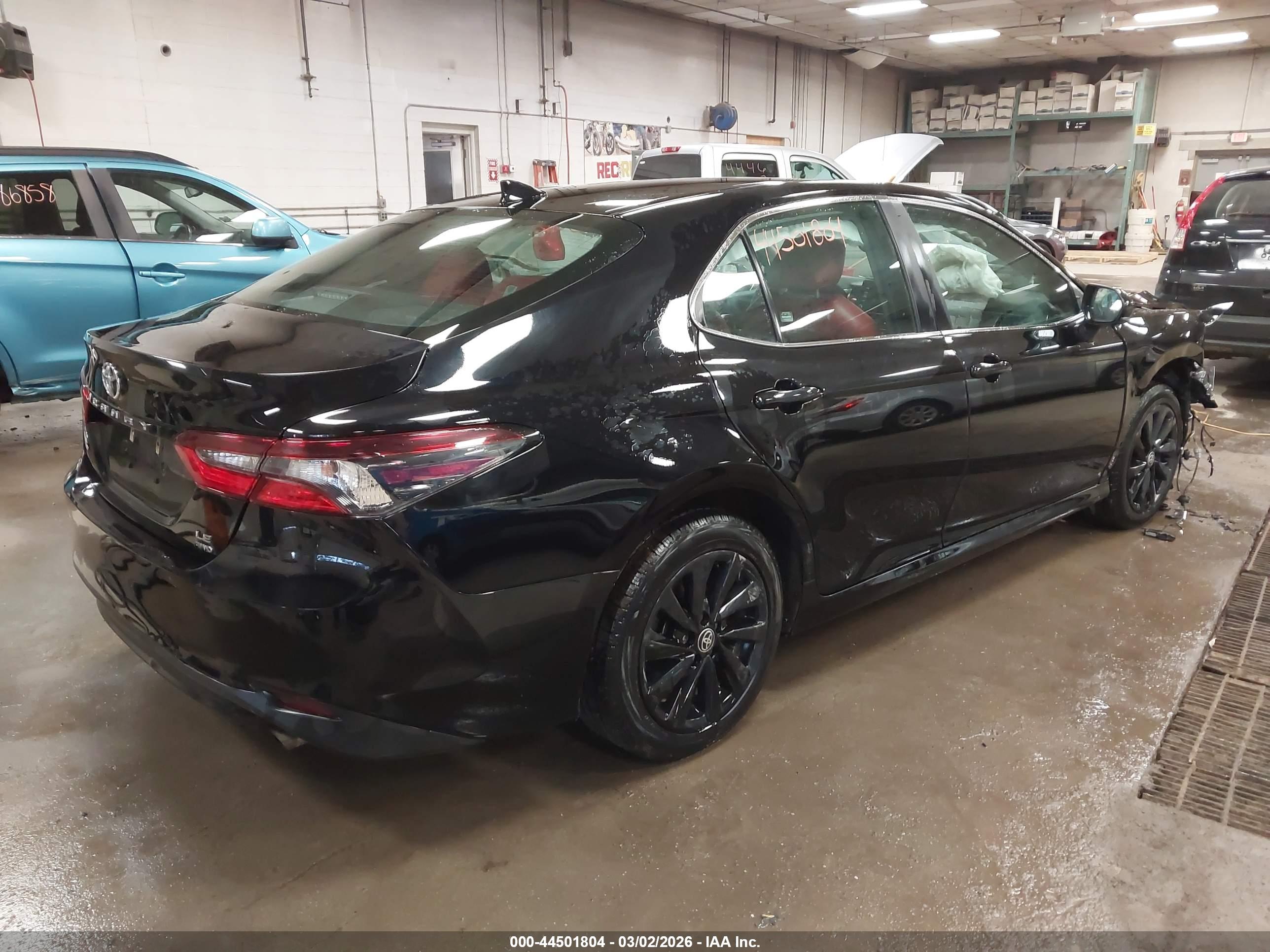 TOYOTA CAMRY image 4