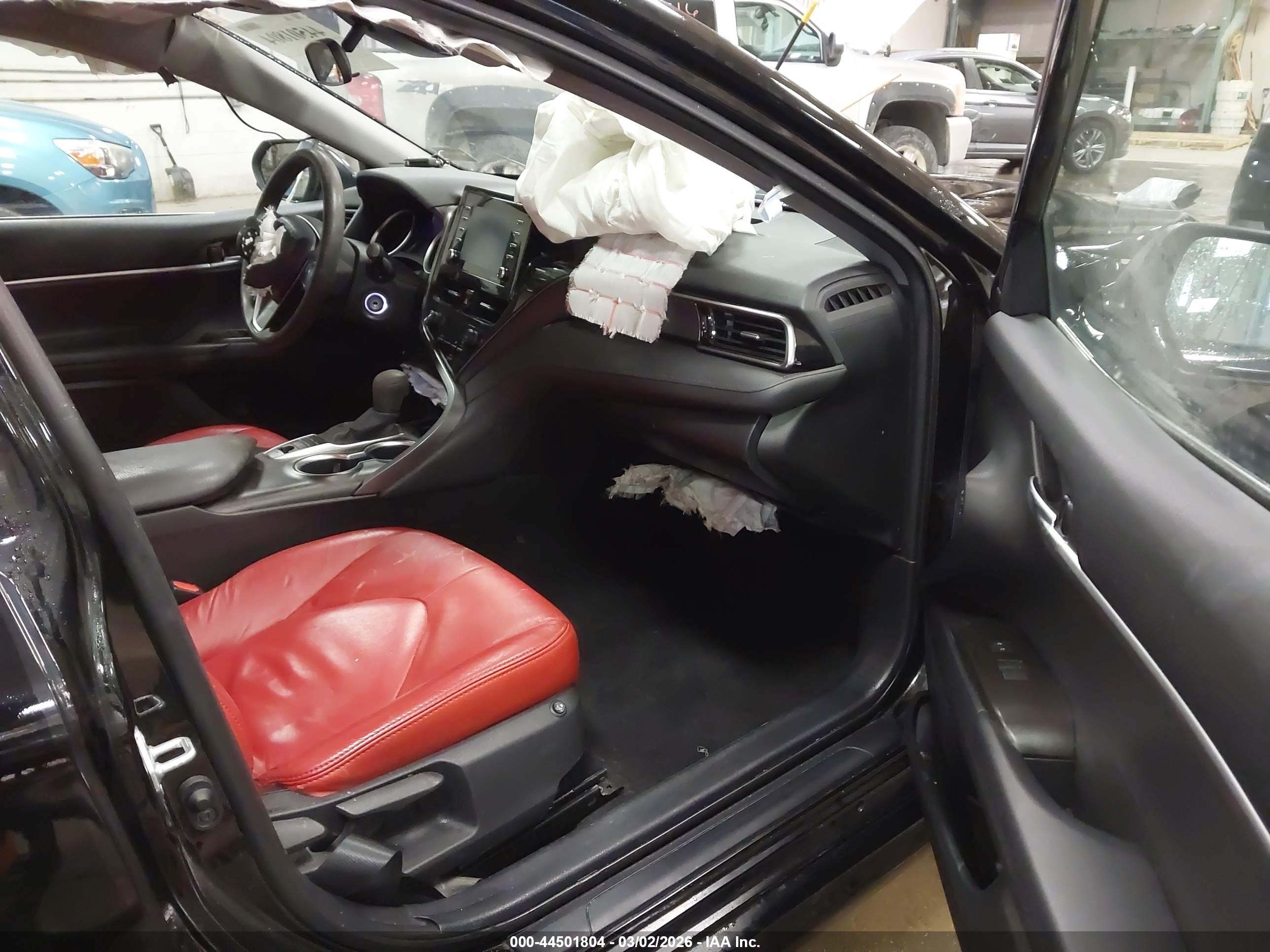 TOYOTA CAMRY image 5