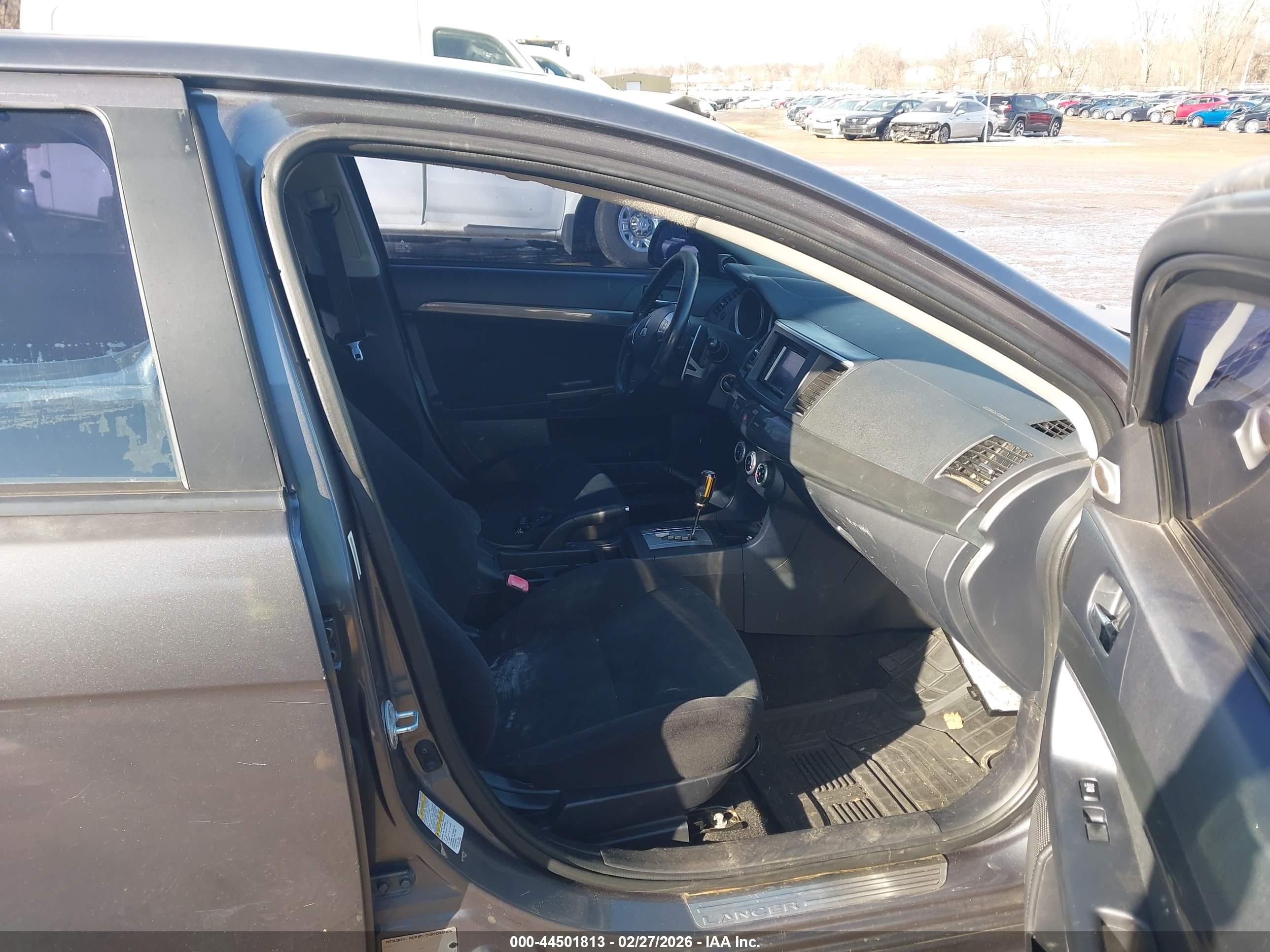 MITSUBISHI LANCER image 5