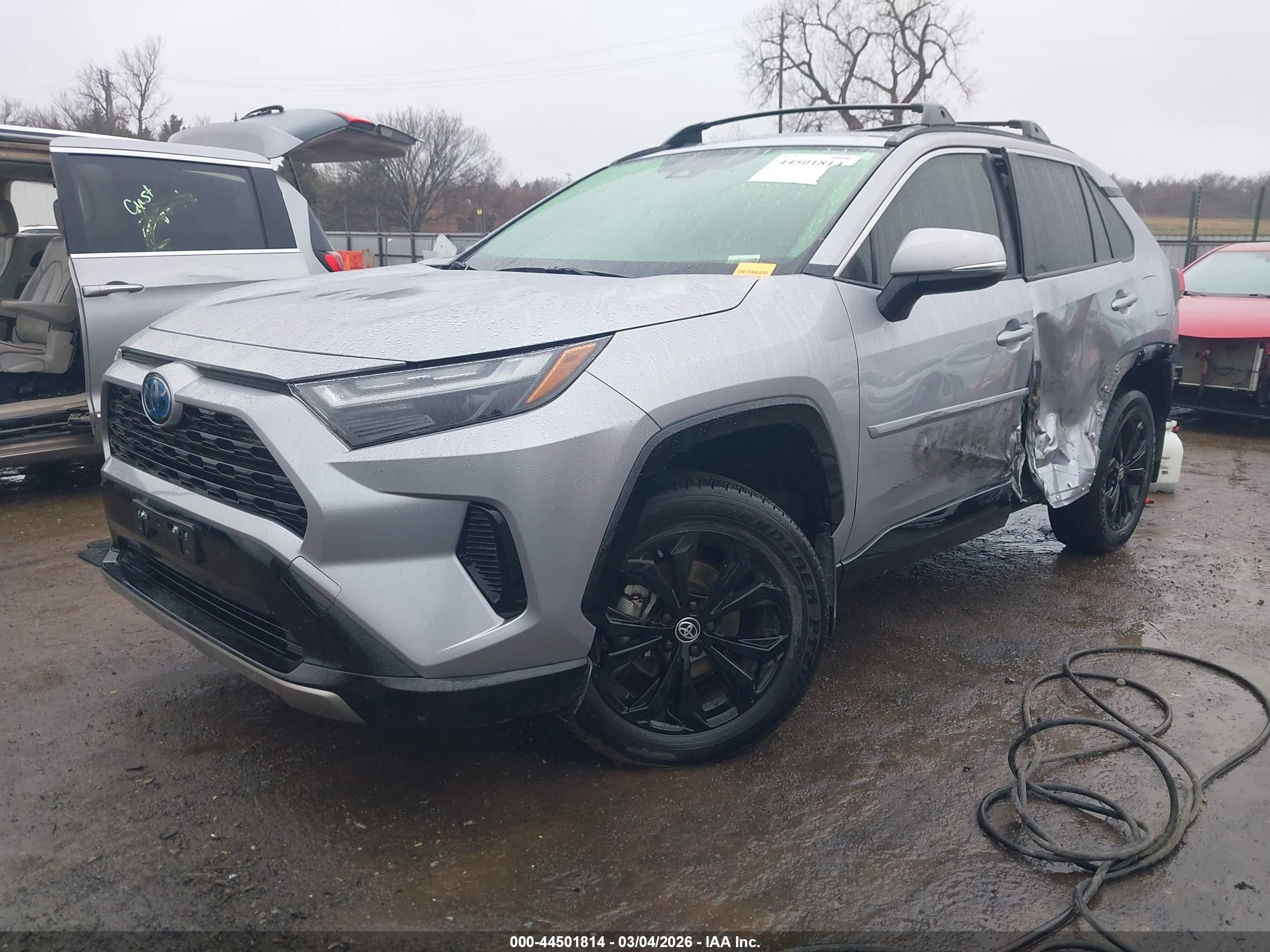 TOYOTA RAV4 image 2