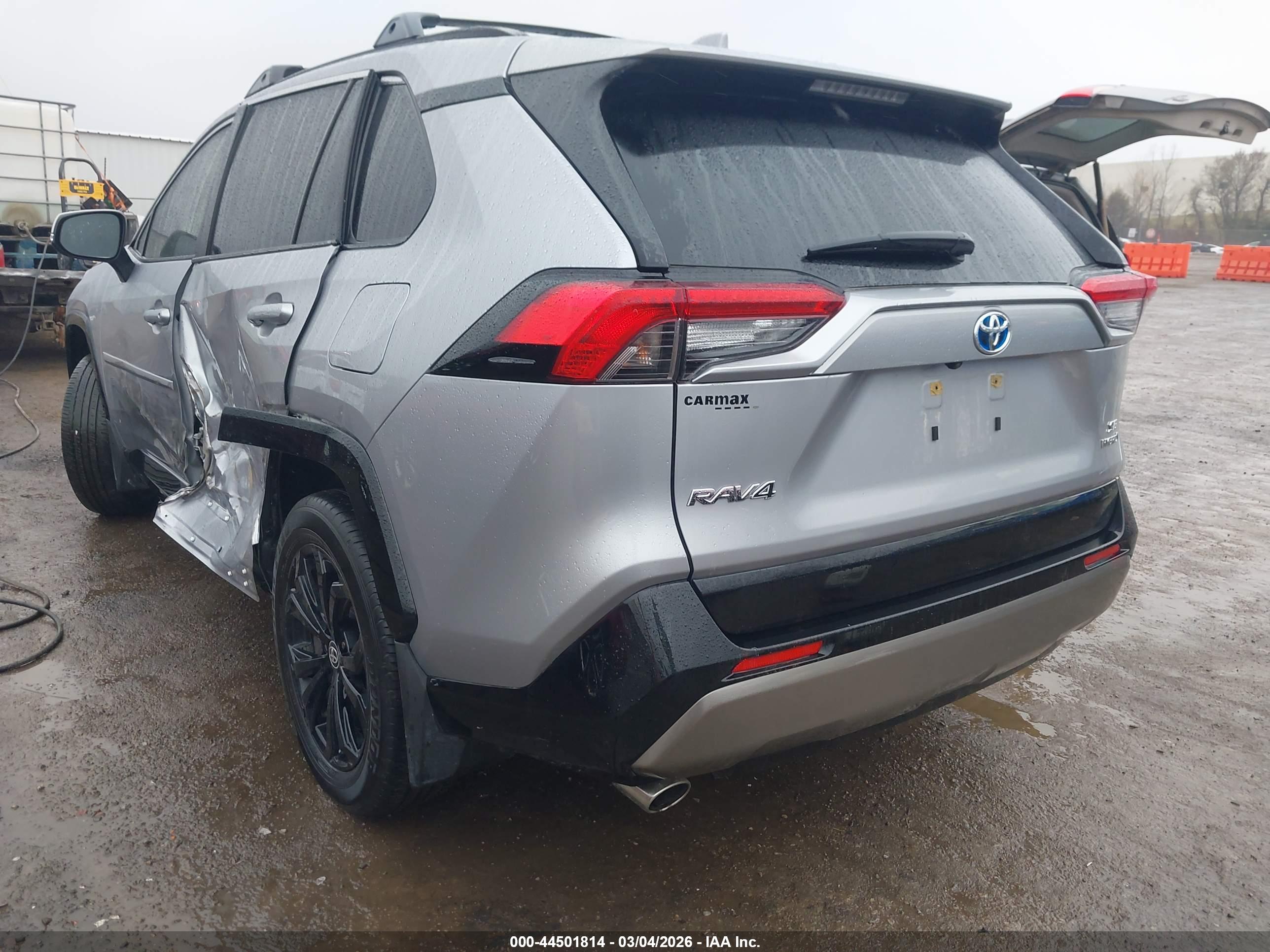 TOYOTA RAV4 image 3